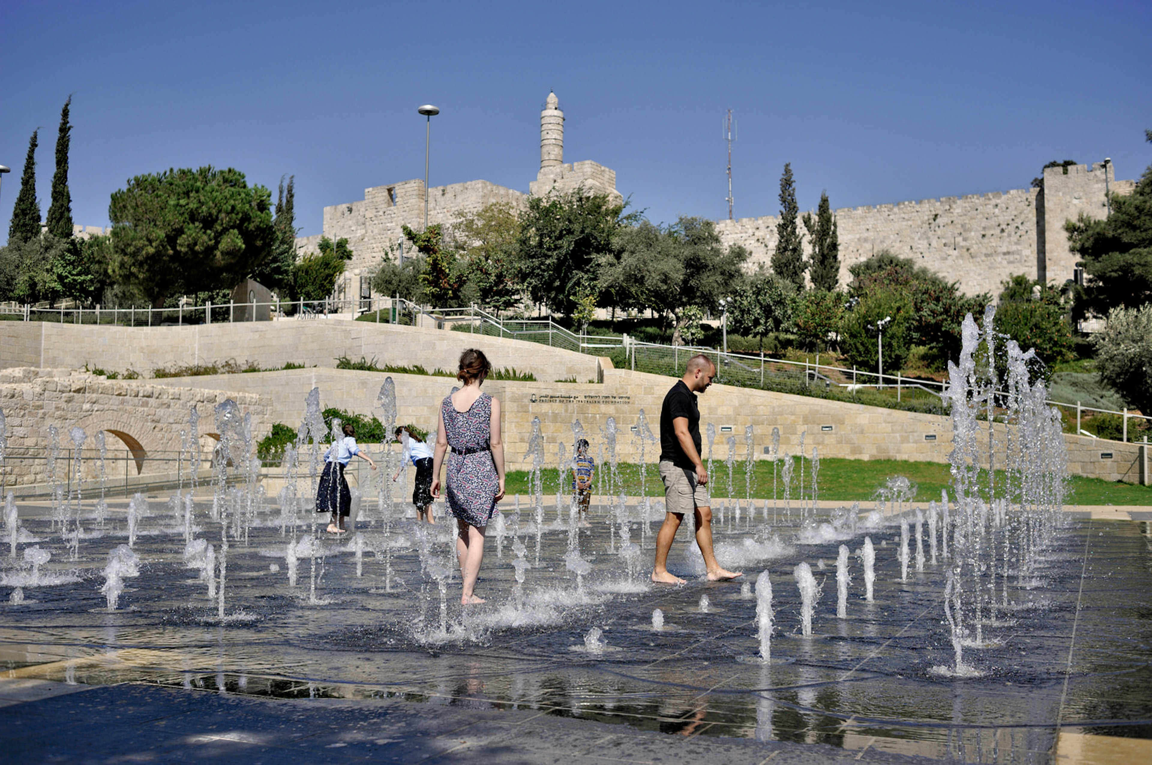 Splashing in the water playgrounds in Jerusalem. Image by Jan Hon / ϰϲʿ¼