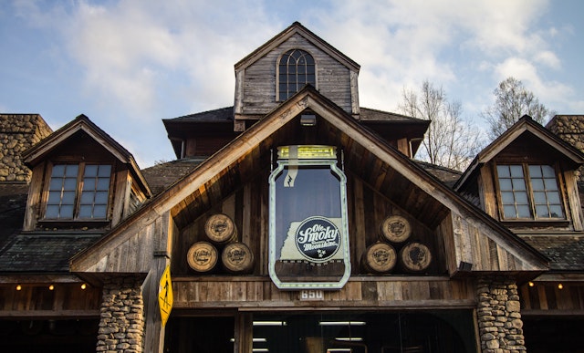 537457830
Road Trip, Keg, Travel, Tourism, Building Exterior, No People, Weekend Activities, Gatlinburg, Distillery, Facade, Great Smoky Mountains, Small Town America, Commercial Sign, Exploration, American Culture, Local Landmark, Famous Place, Industry, Business, Travel Destinations, Vacations, Outdoors, Close-up, Recreational Pursuit, Tennessee, USA, Sign, Barrel, Hard Liquor, Alcohol, Drink, moonshine
Gatlinburg, Tennessee, USA - March 25, 2016: Exterior of the Ole Smoky Mountain moonshine distillery in downtown Gatlinburg, Tennessee.