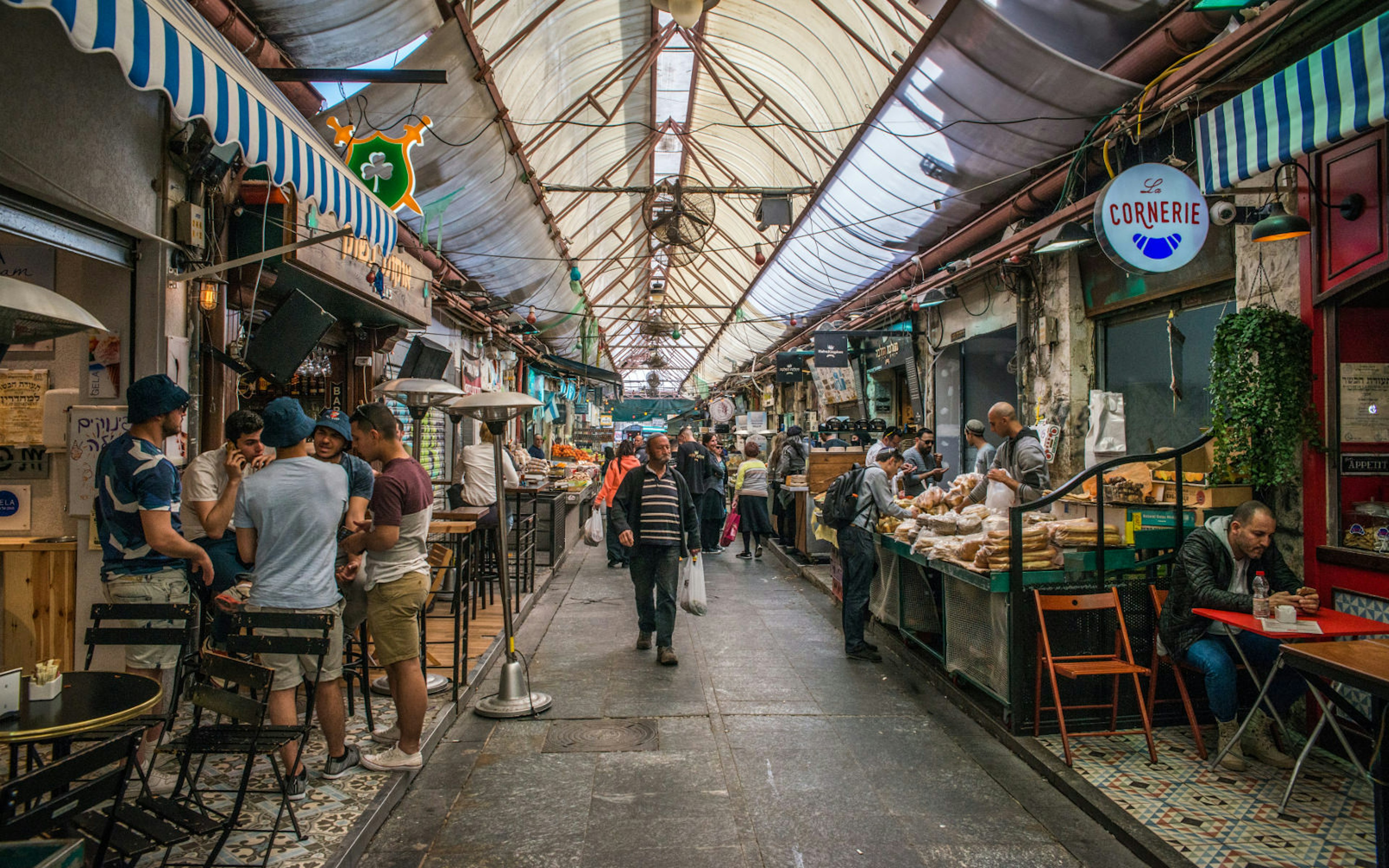 Alleyway in Mahane Yehuda Market in Jerusalem. Image by Alexandre Rotenberg / Shutterstock