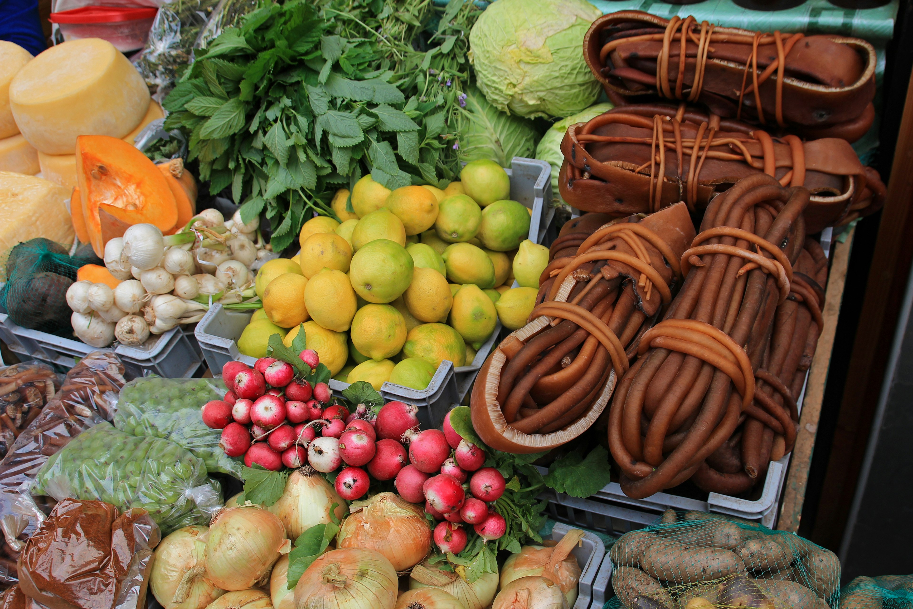 695764192
food, market, ancud, chiloe, vegetable, seaweed, chile, southamerica, america, south, fruit, latin, agriculture, fresh, healthy, ingredient, organic, shellfish, raw, mussel, mussels, green, nutrition, plant, chili, colorful, pepper, yellow, vegetables, color, potato, chilli, indigenous, spicy, tasty, delicious, freshness, stall, cabbage, corn, maize, carrot, aquaculture, catch, fish, marine, prawn, salmon, seafood, shell
Seaweed and vegetables on the market in Ancud, Chiloe Island, Chile, South America