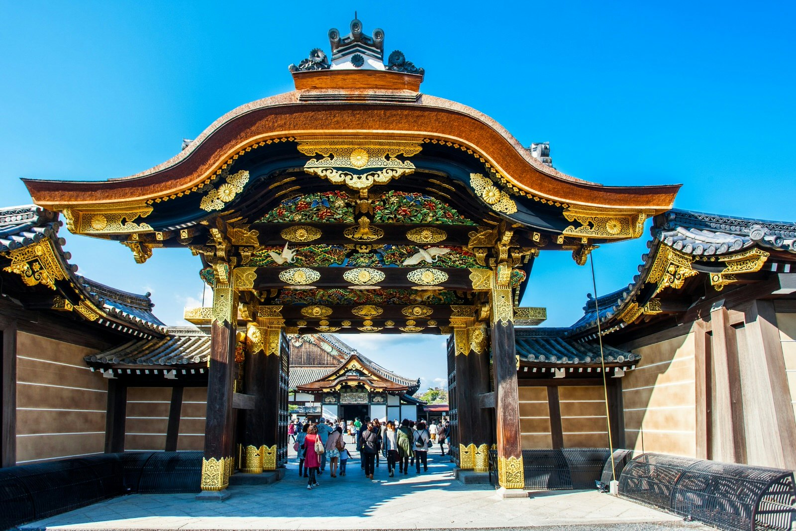 The sun shines on Nijō-jō castle gate in Kyoto