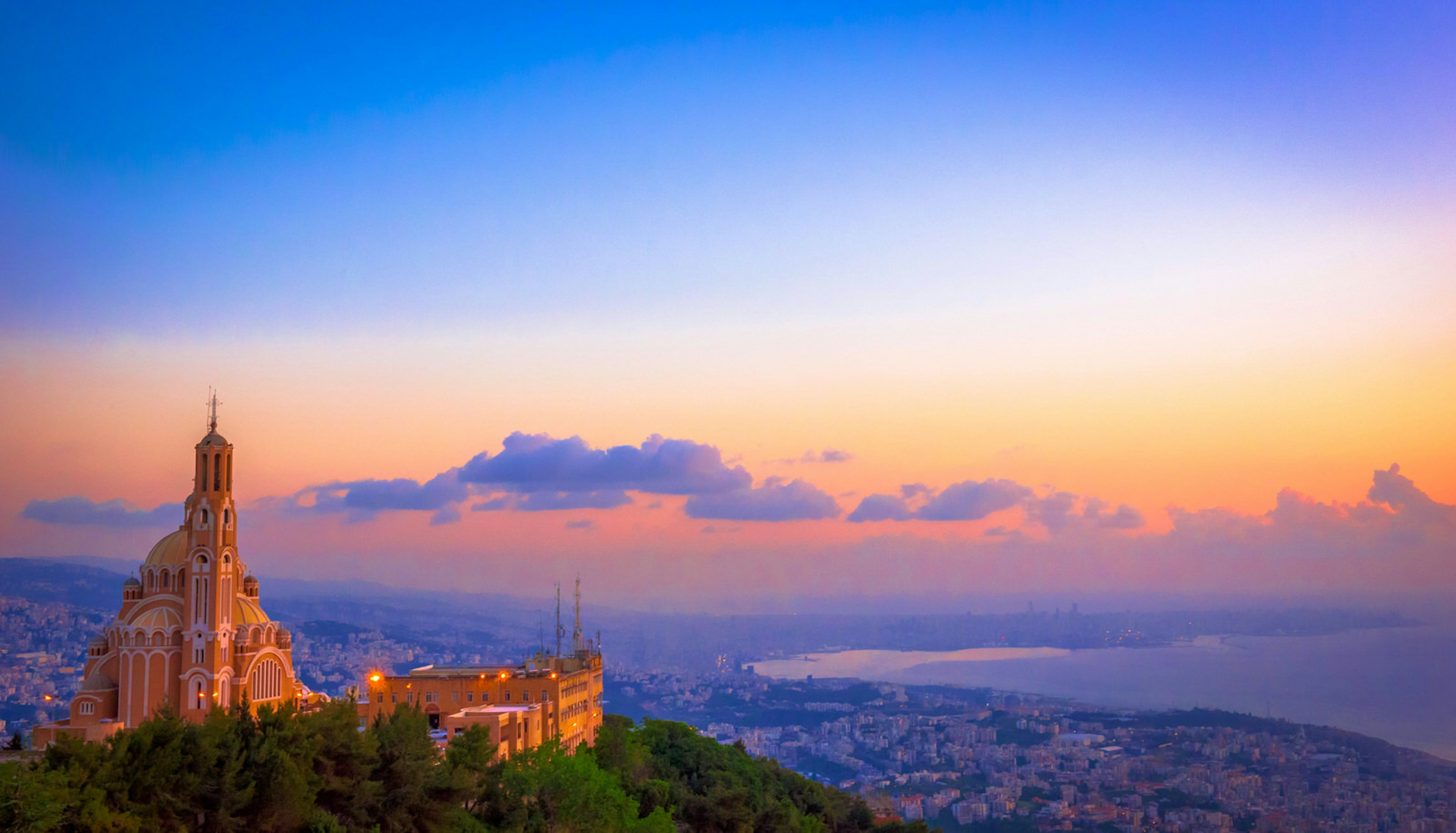 Sunset over church in Lebanon © Jeremiah Castelo / Shutterstock