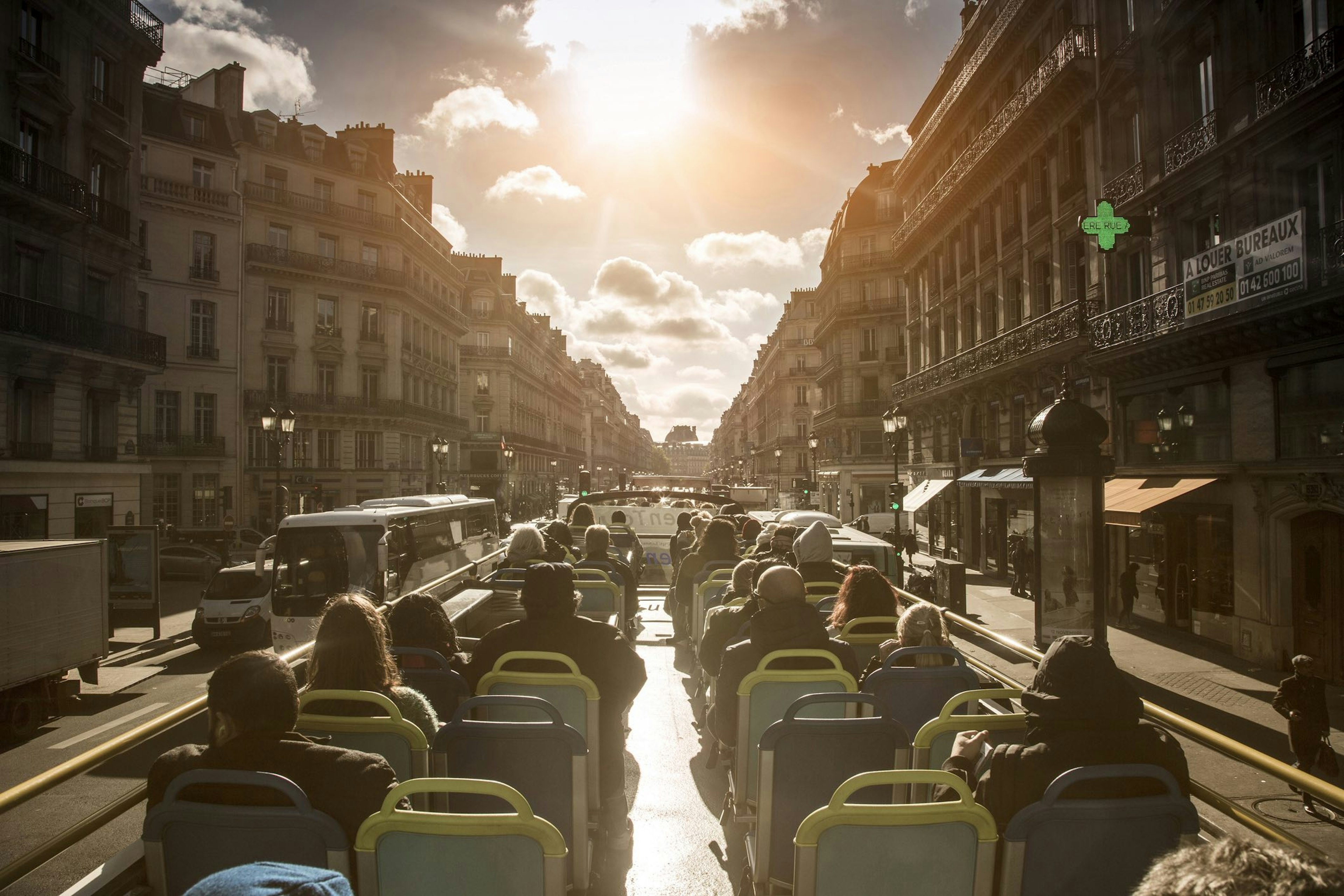 Travel News - Double-decker bus tour in Paris, Ile-de-France, France