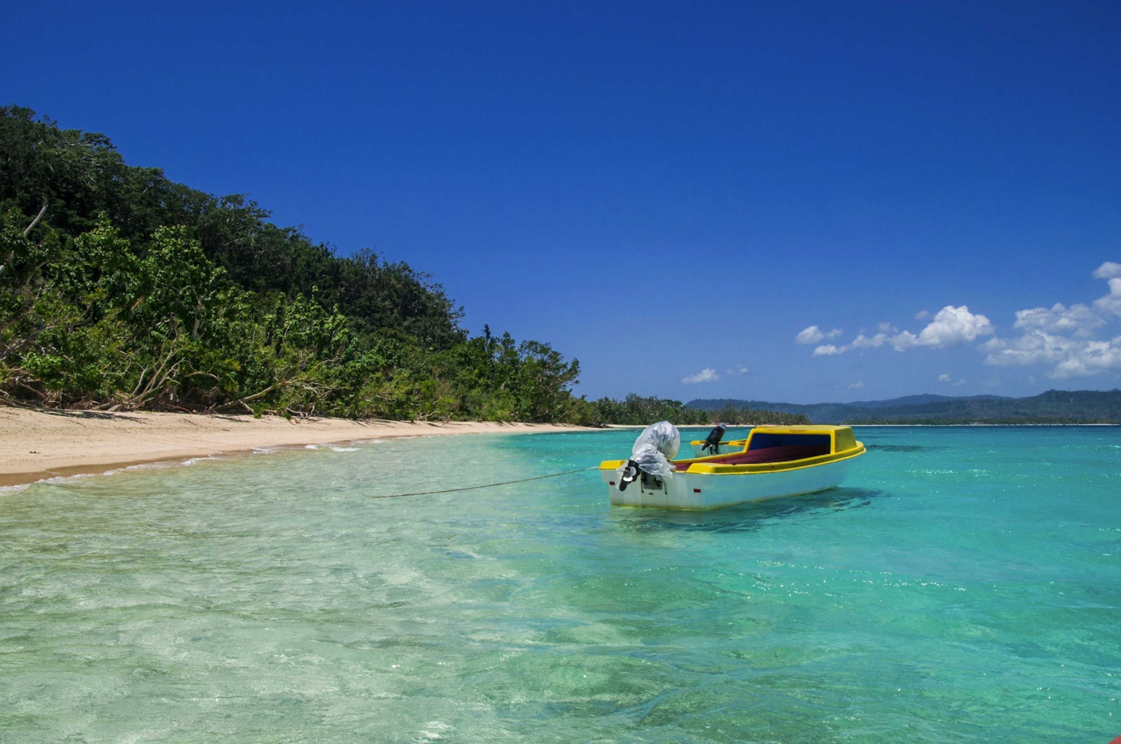 Head out to the reef from Pele island ©Paul Harding / Lonely Planet