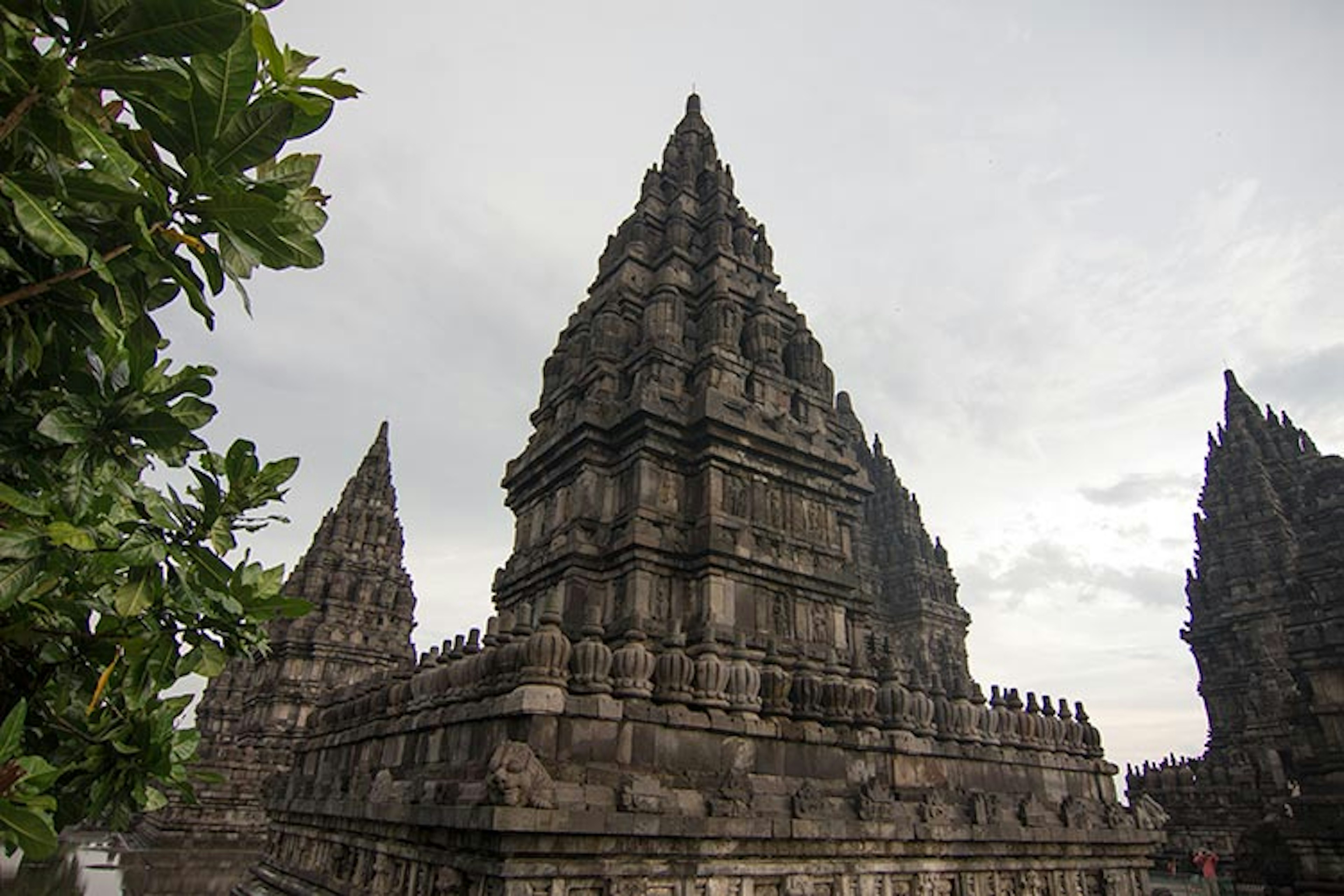 The Prambanan temples near Yogyakarta. Image by Stuart Butler / ϲʼʱ.