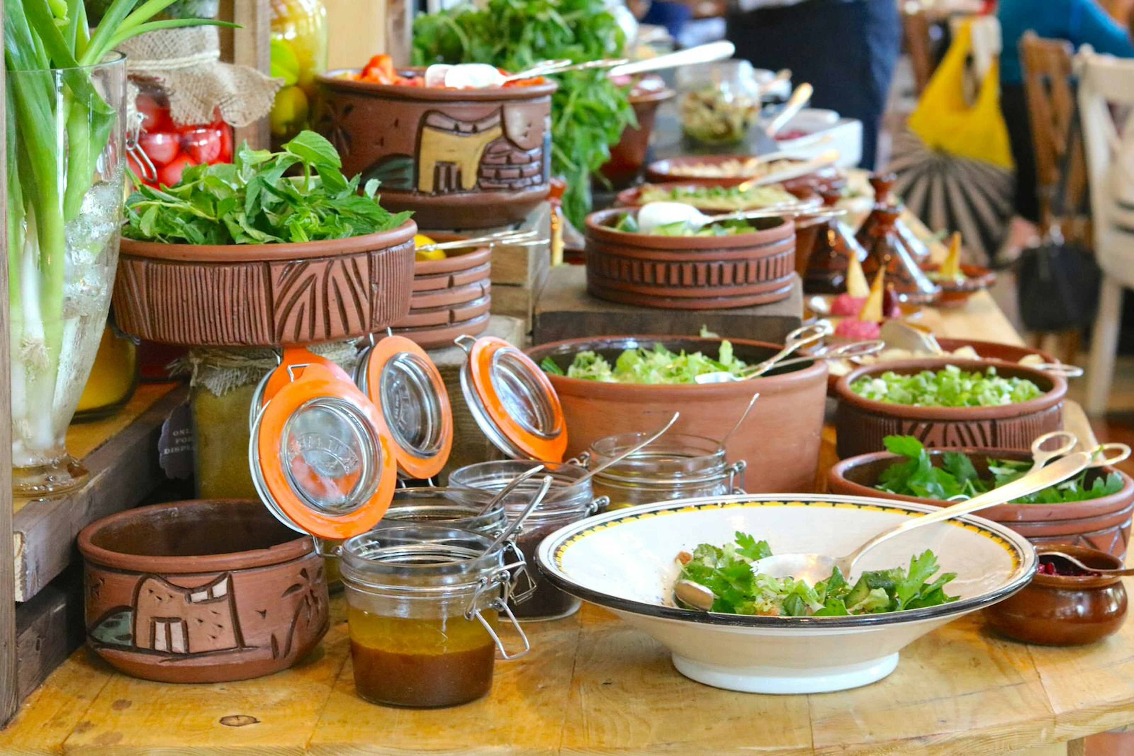 Farmer's Brunch table at the Ritz-Carlton Doha. Image by Polly Byles / ϰϲʿ¼