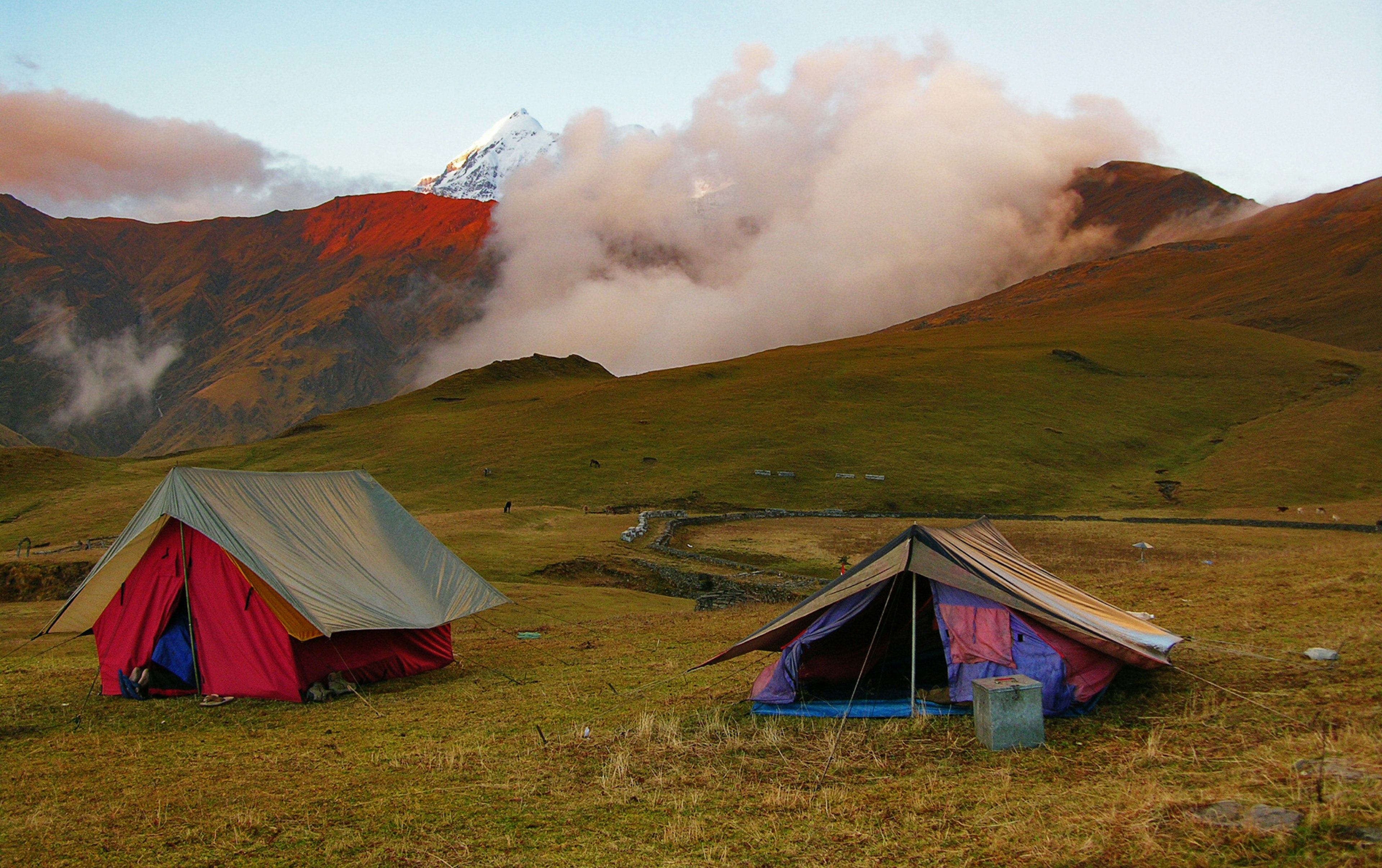 roopkund-trek-hiking-in-india.jpg