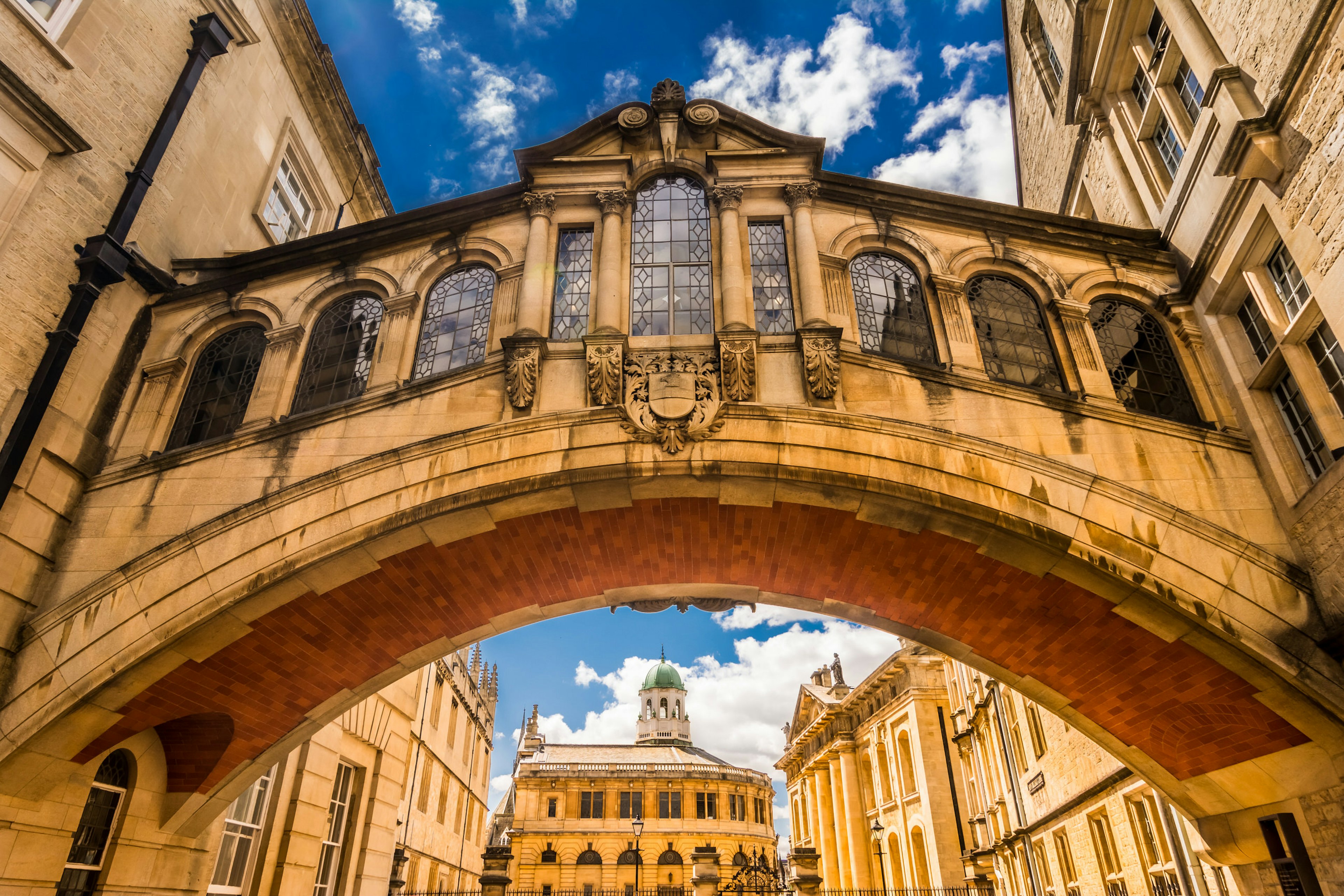 Bridge of Sighs, Oxford © David Ionut / Shutterstock