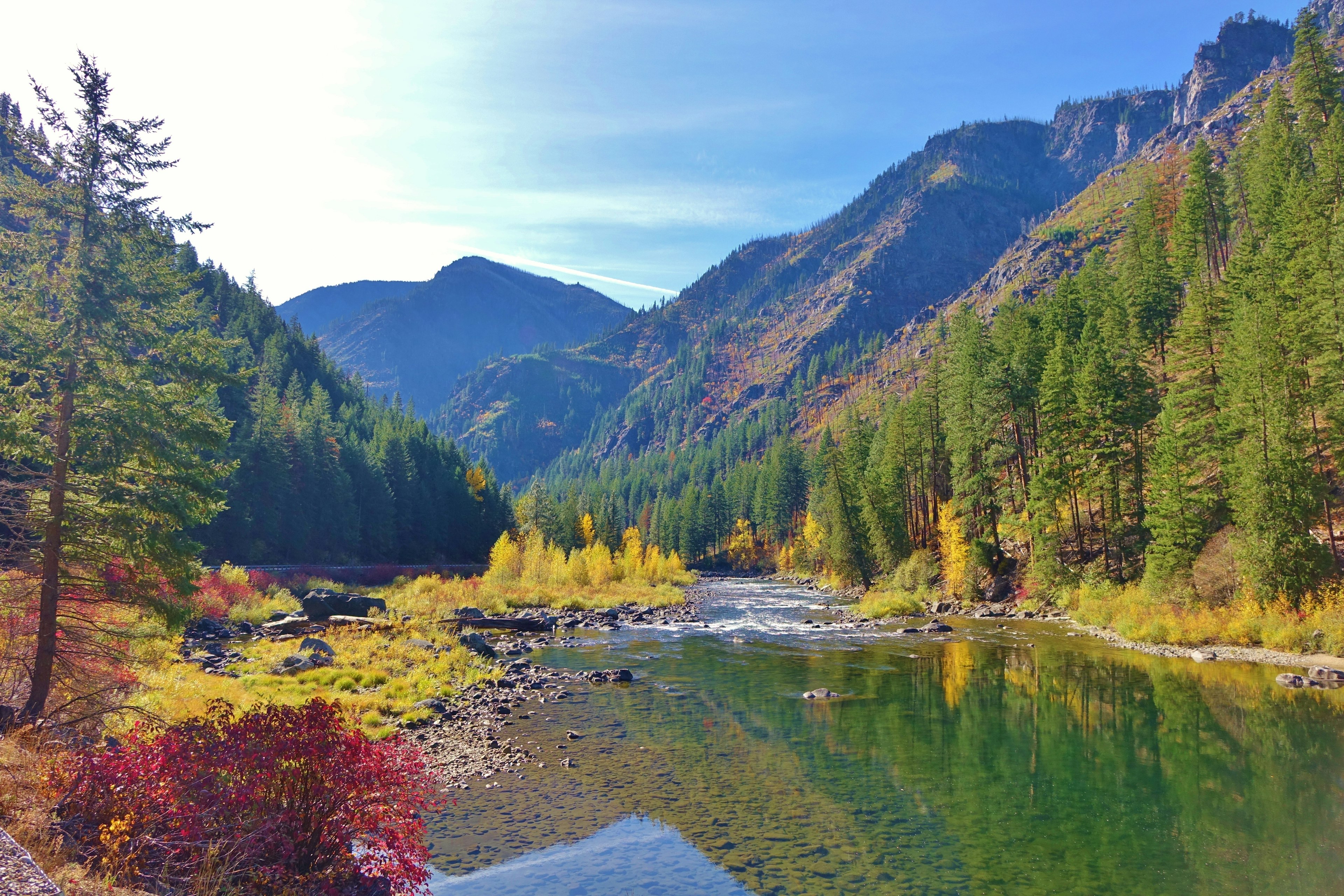 Autumn along the Wenatchee River near Leavenworth, Washington