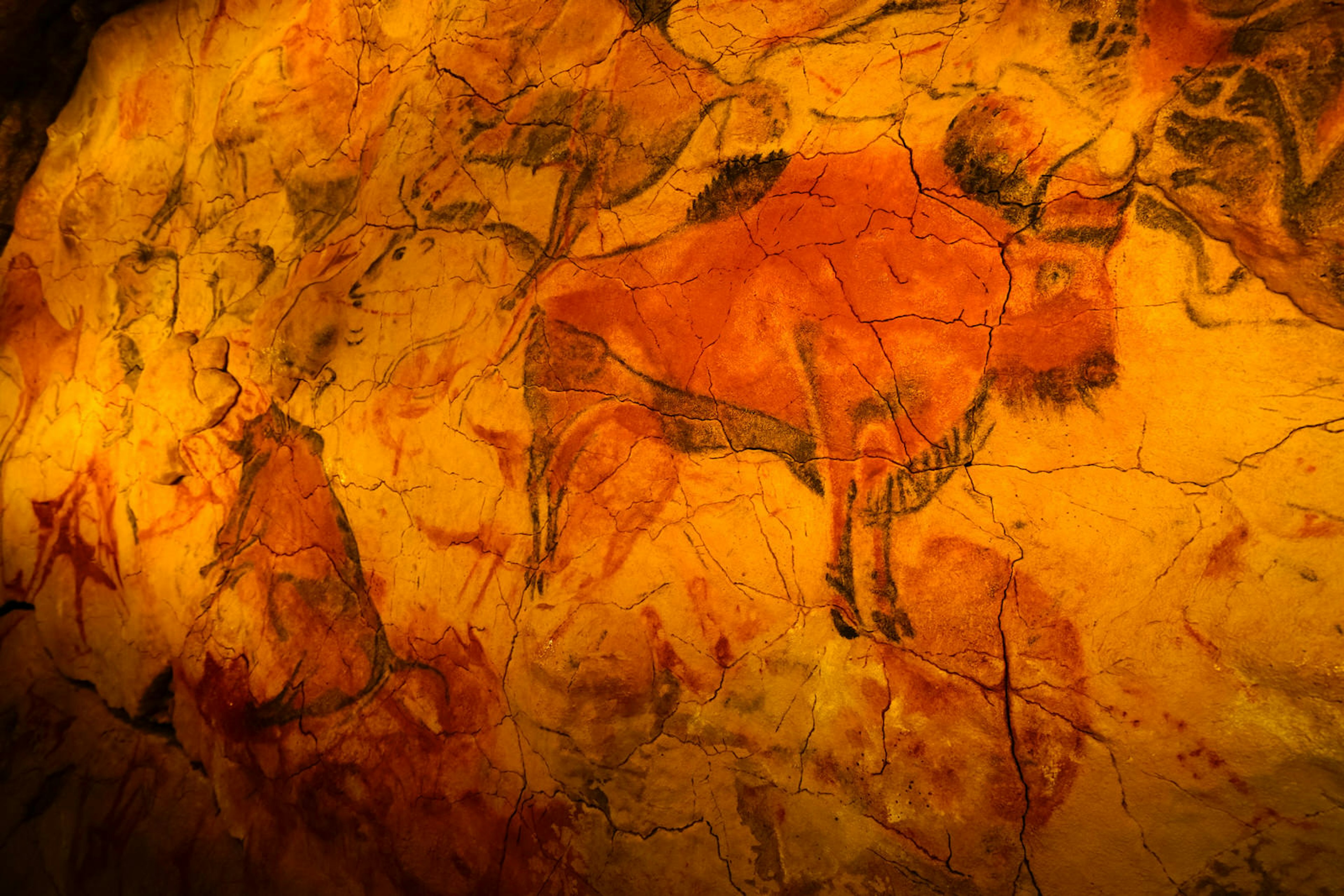 Replica cave art at Altamira © EQRoy / Shutterstock