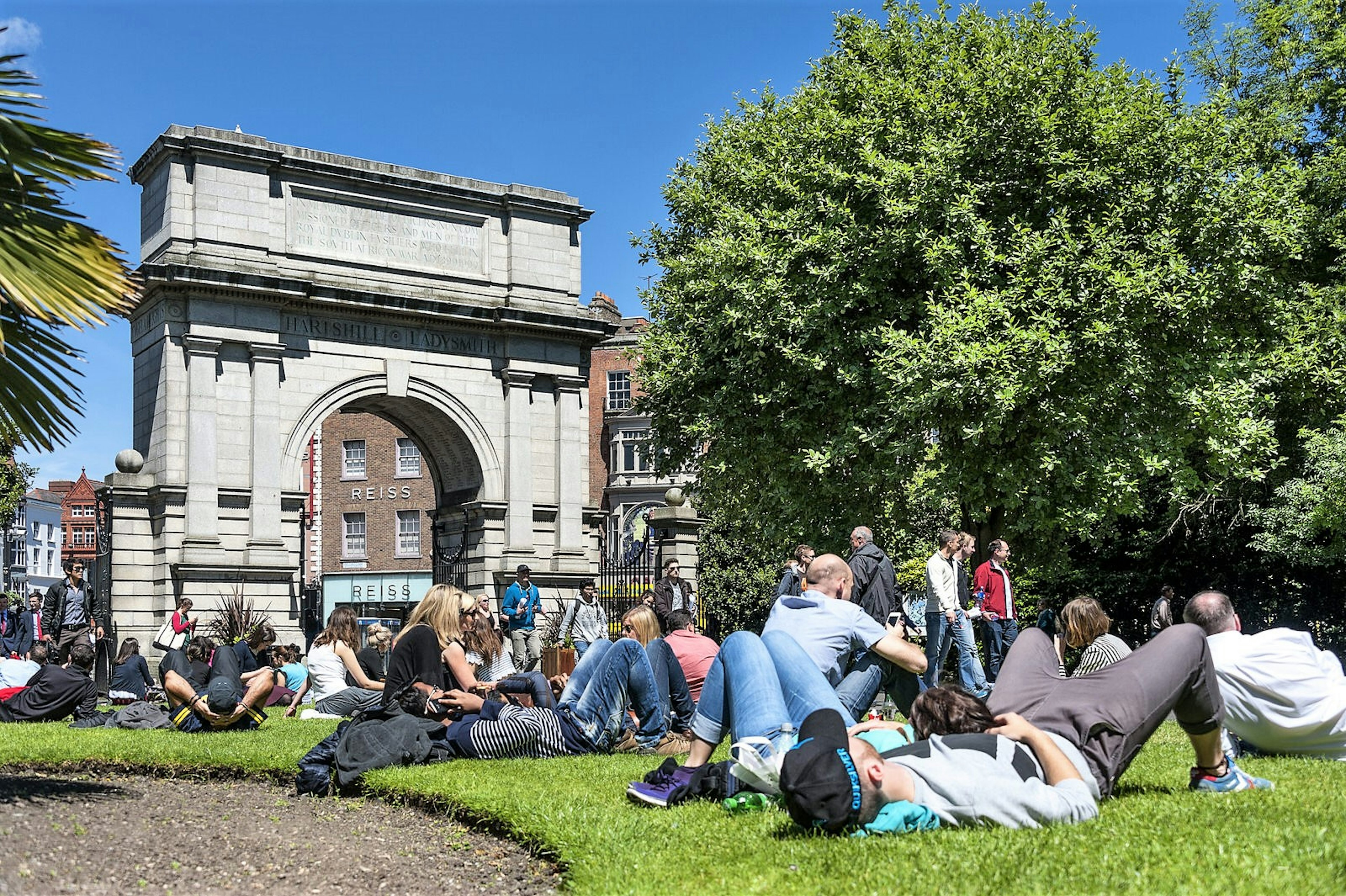 St Stephen's Green Dublin © Rolf G Wackenberg / Shutterstock