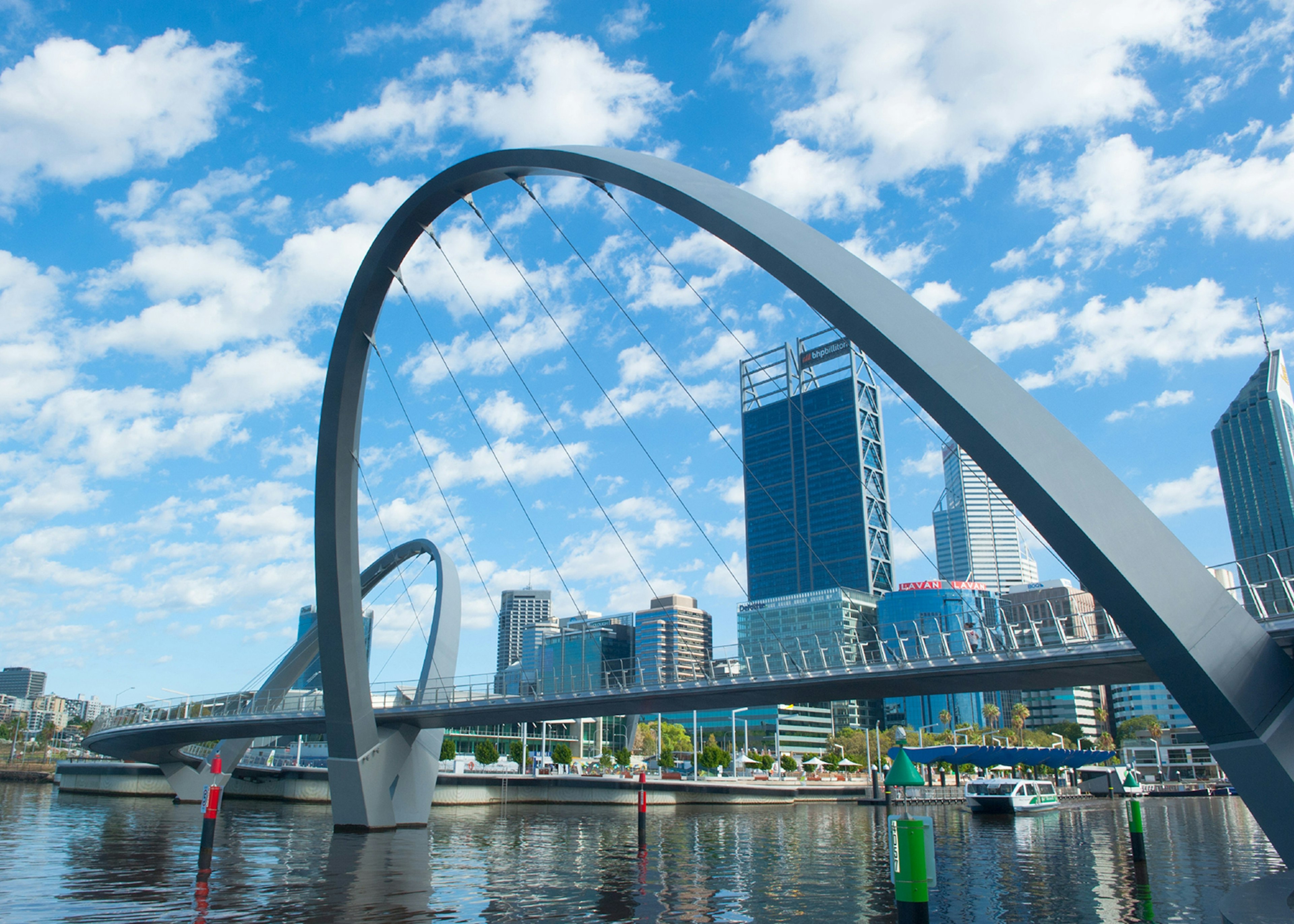 Perth cityscape © Rob Bayer / Shutterstock