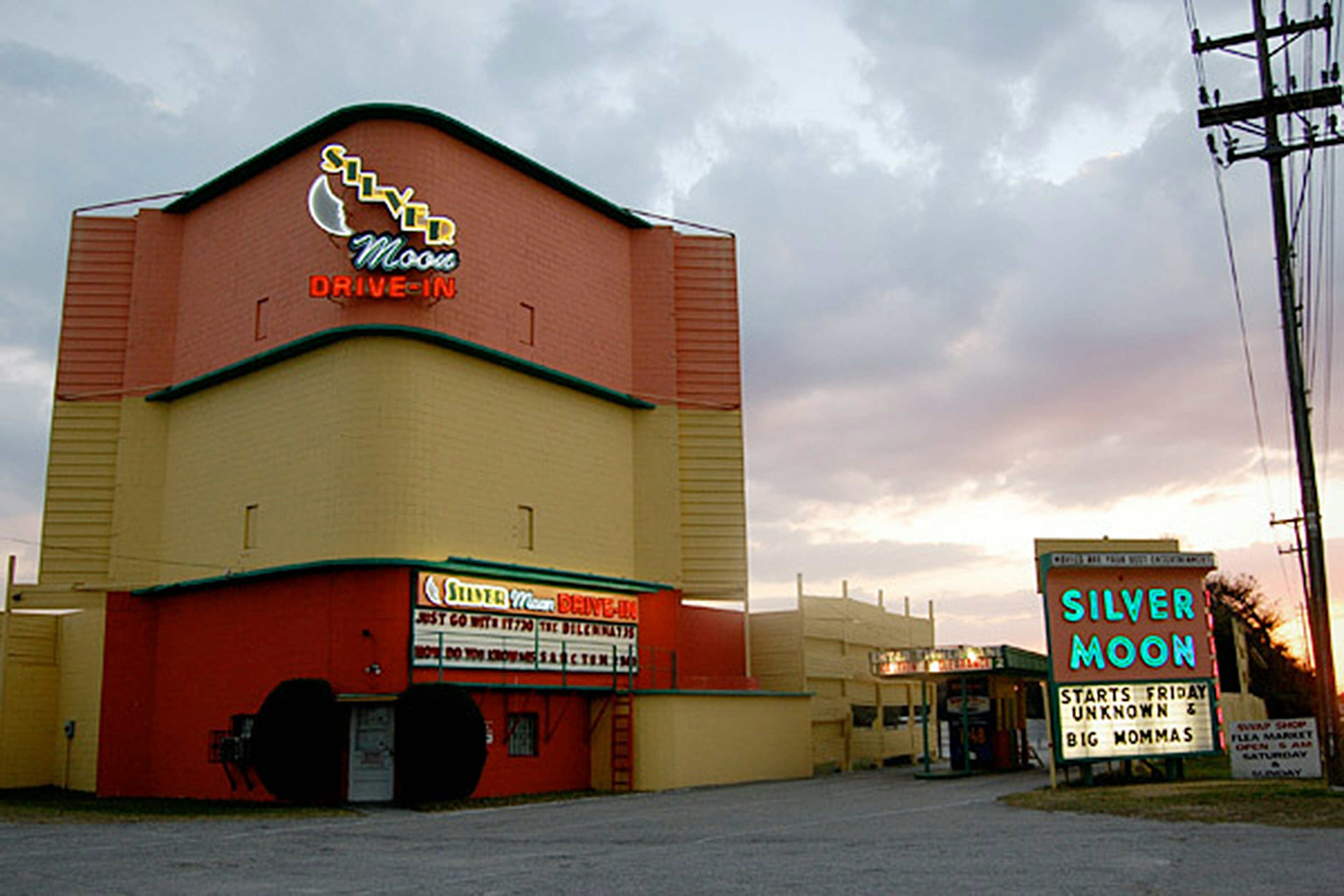 Silver Moon Drive-in