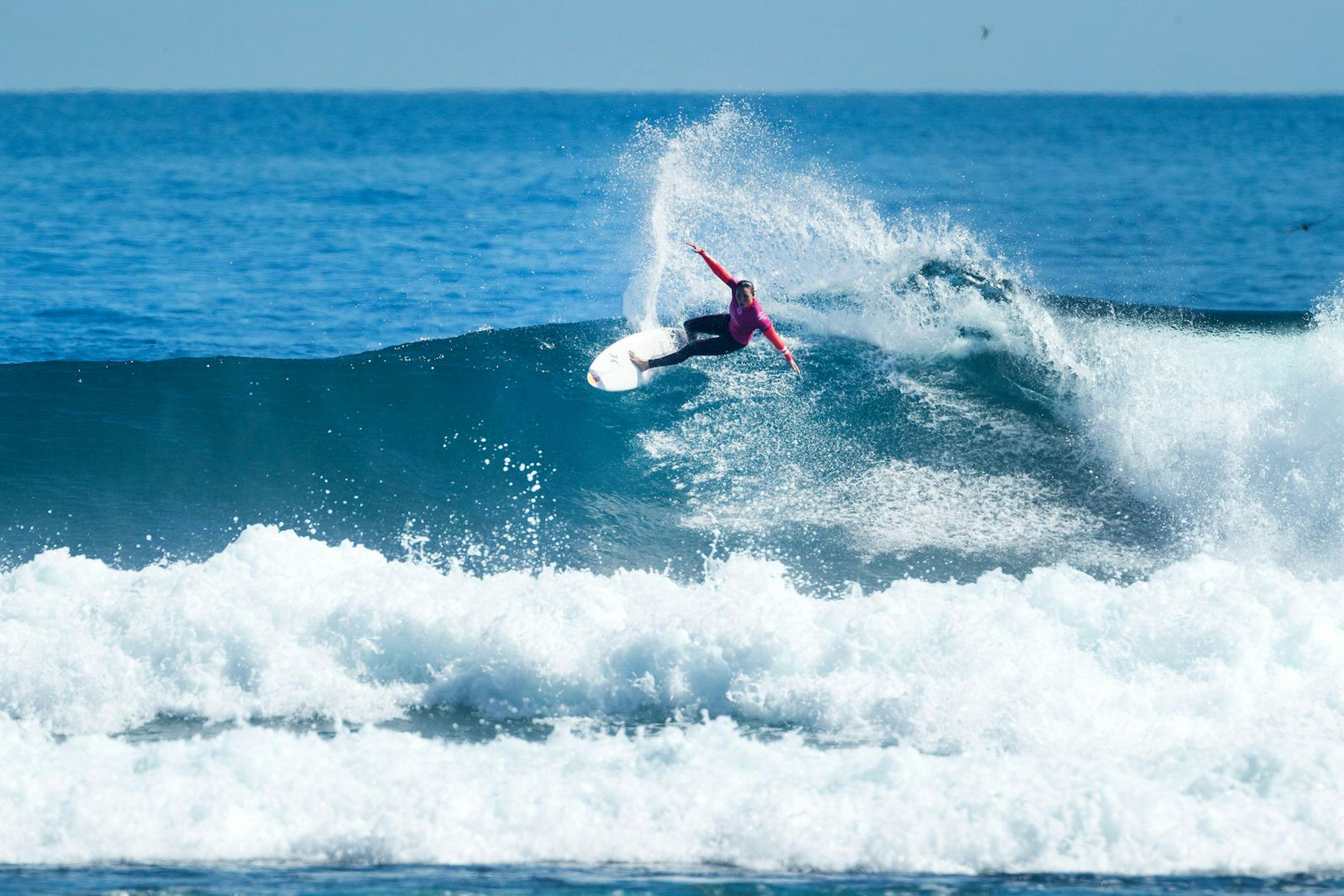 Margaret River - A female surfer carves the face of a wave at the Margaret River Pro 2018 ©Kelly Cestari/WSL/Shutterstock