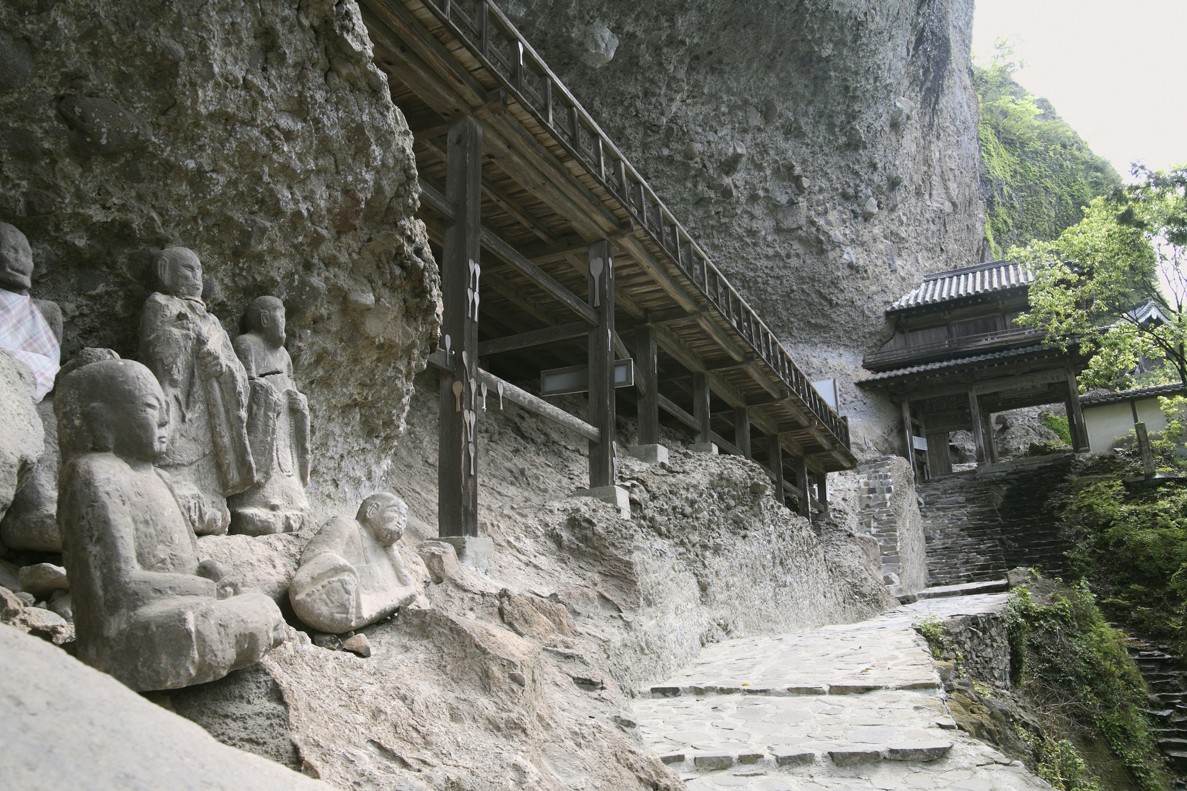 Pathway leading to Rakan-ji Temple