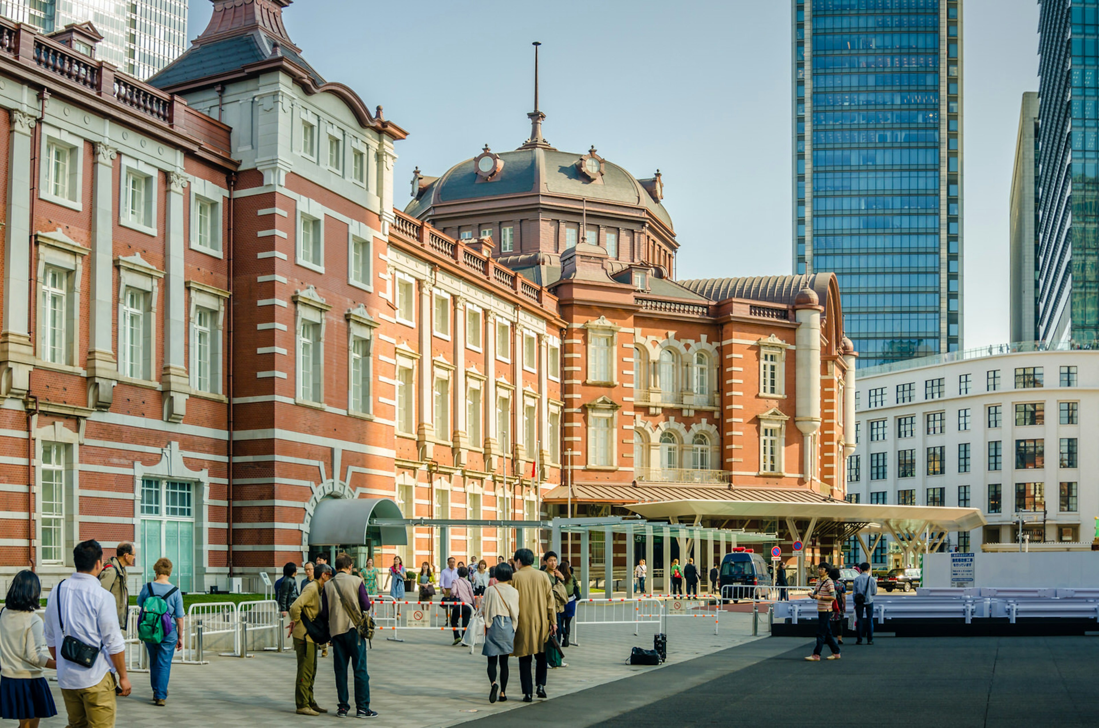 The red-brick facade of Tokyo Station © Korkusung / Shutterstock