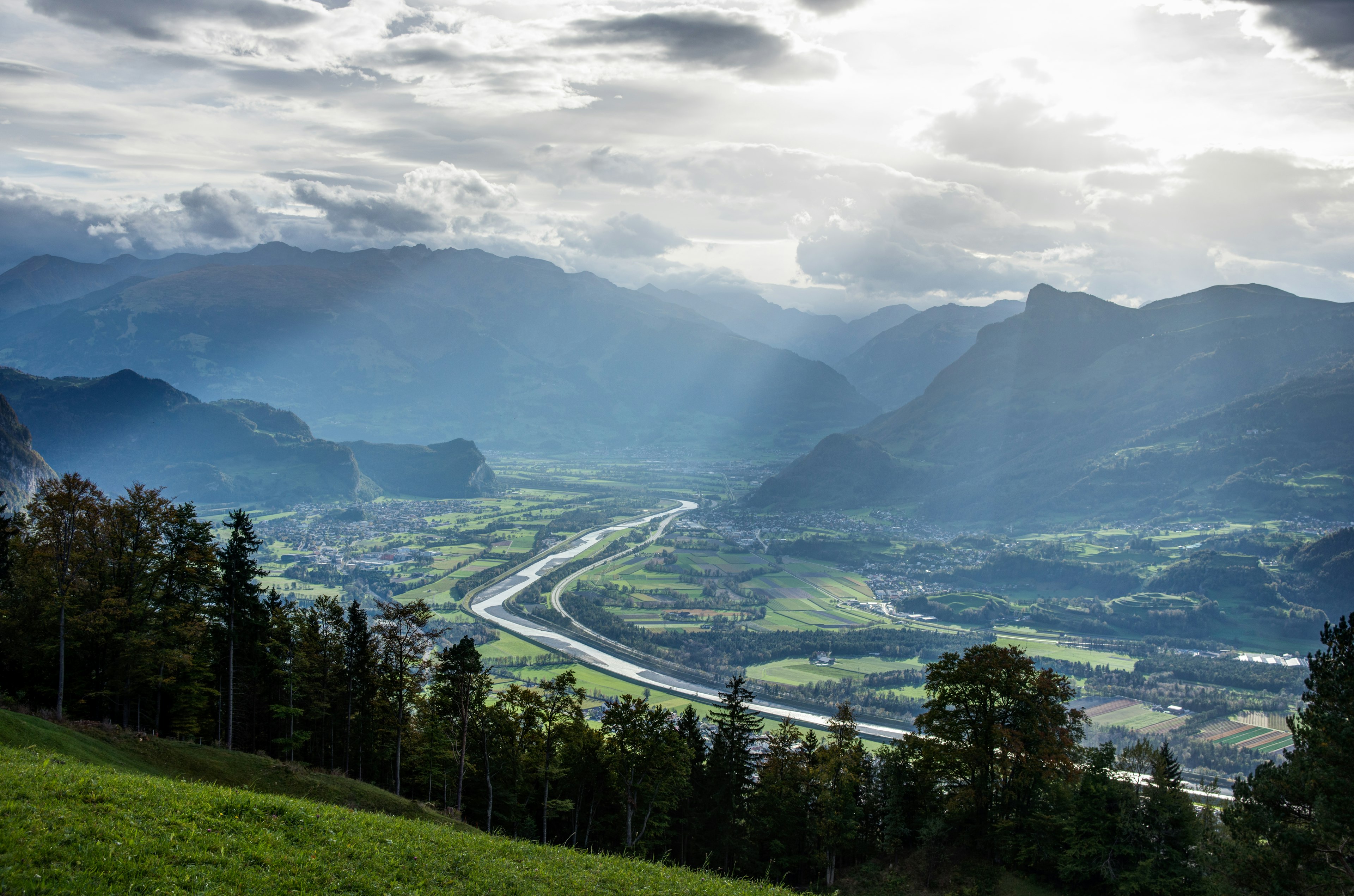 The Three Country Tour cycling route passes through the gorgeous Rhine Valley.