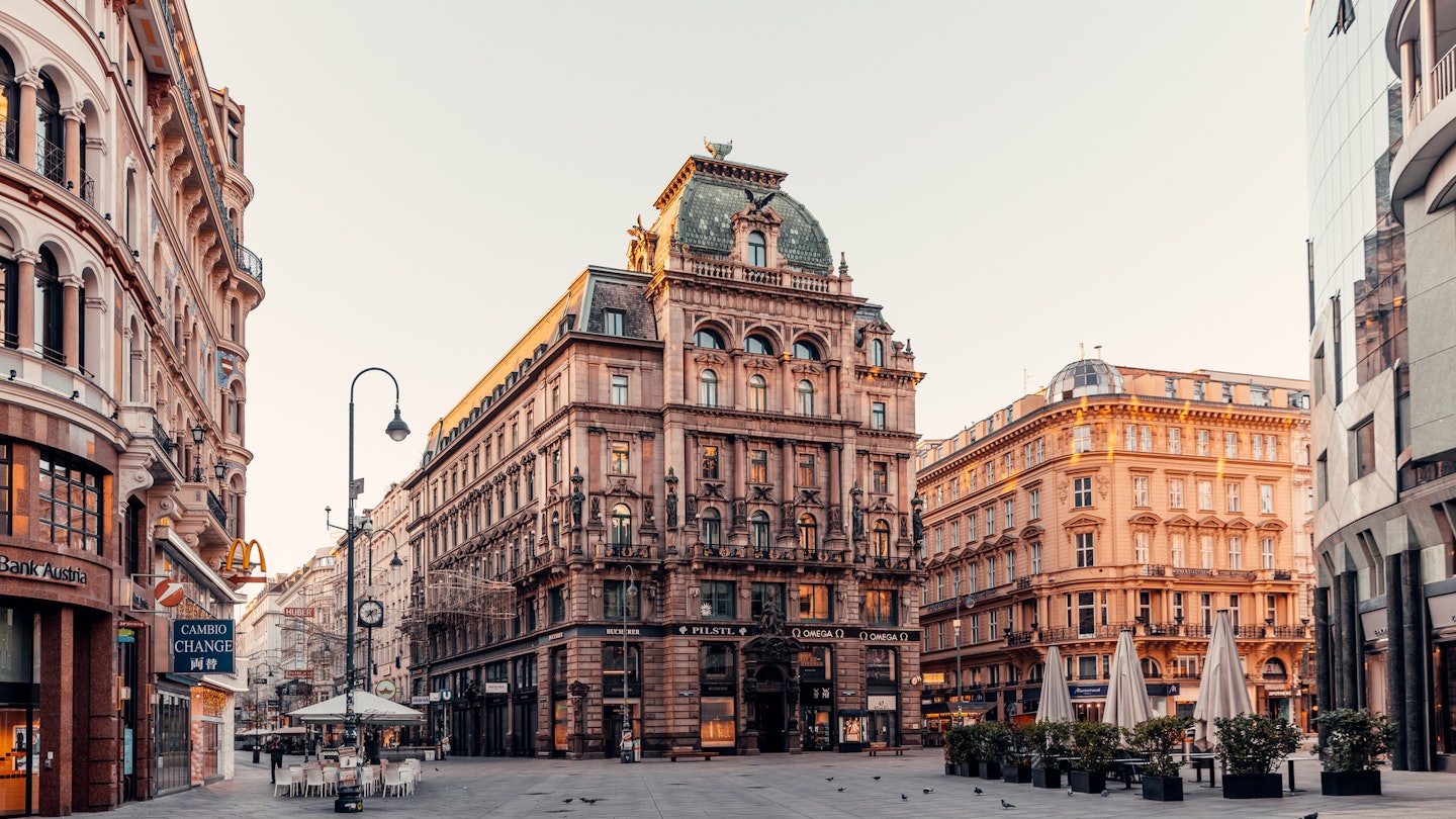 1460594526
Empty Stephansplatz early in the morning, Vienna, Austria
