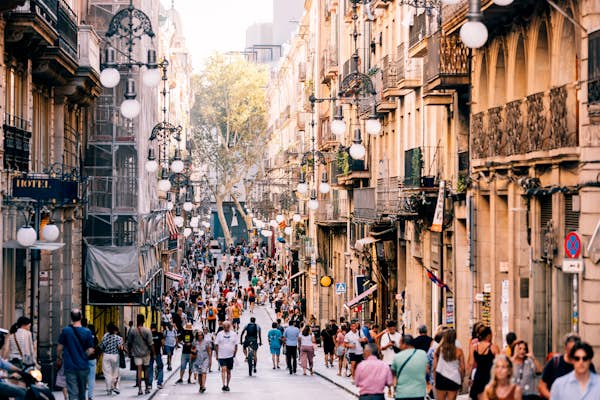 10 things to know before traveling to Barcelona