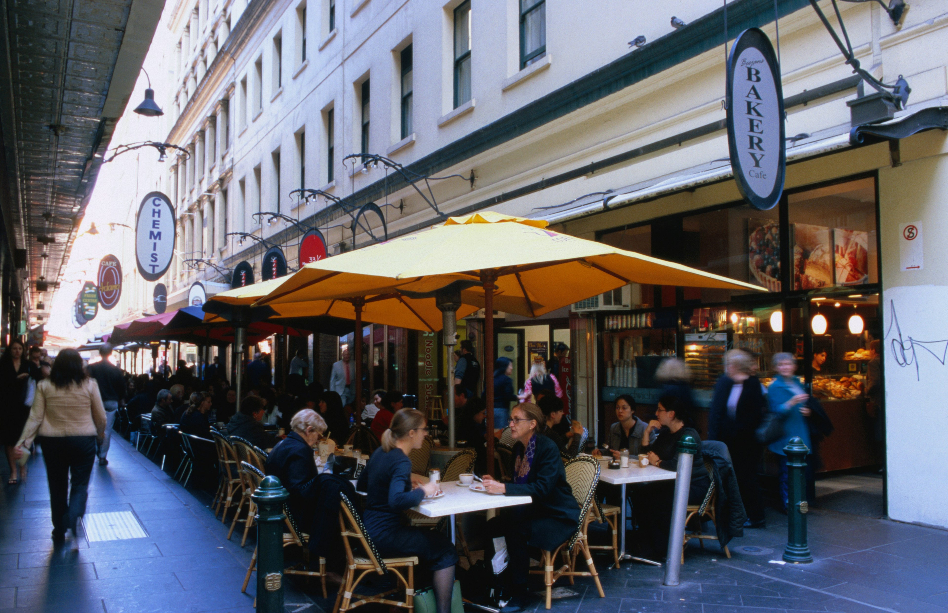 Cafes on Degraves Street.