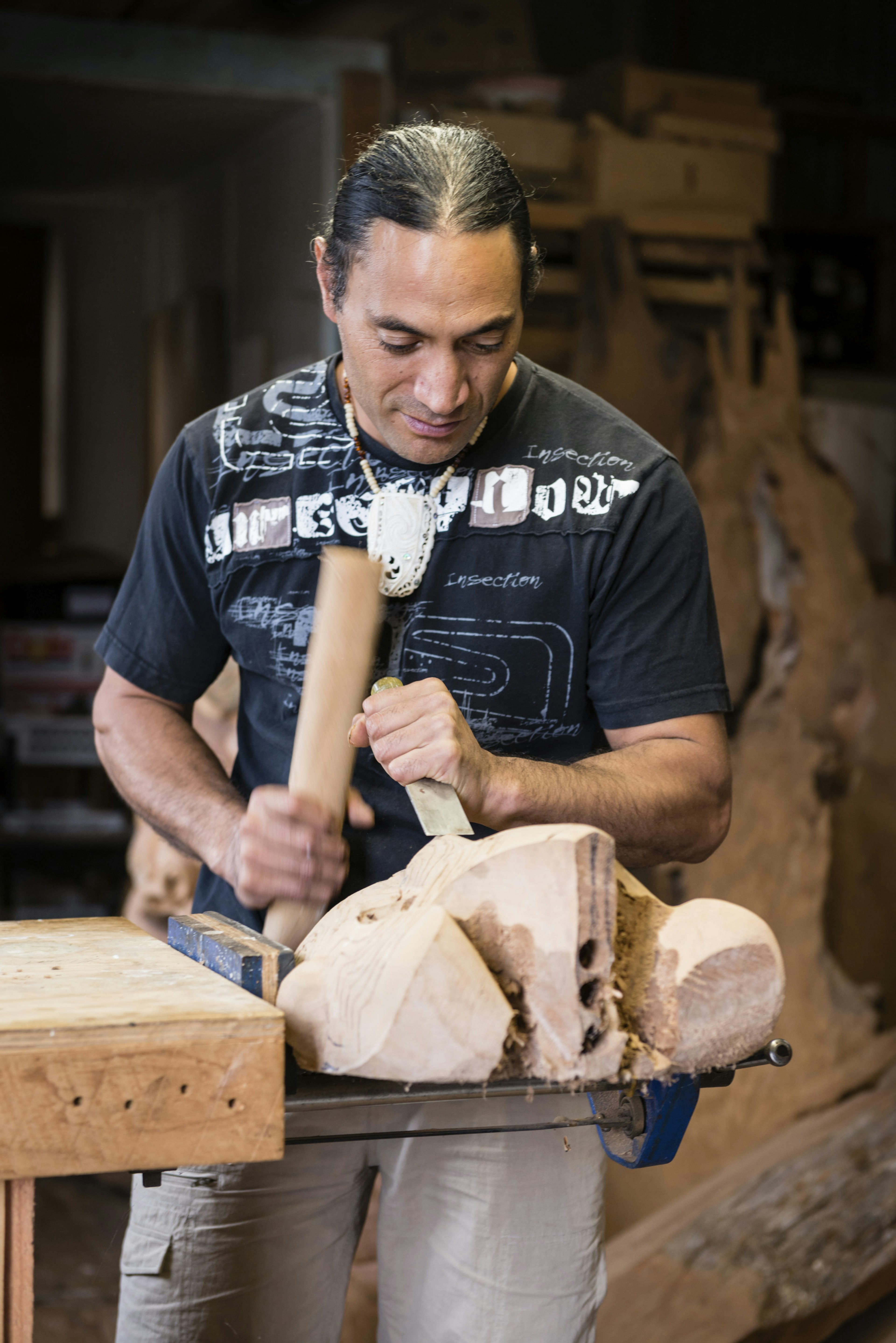 Maori carver, Taupo, North Island, New Zealand