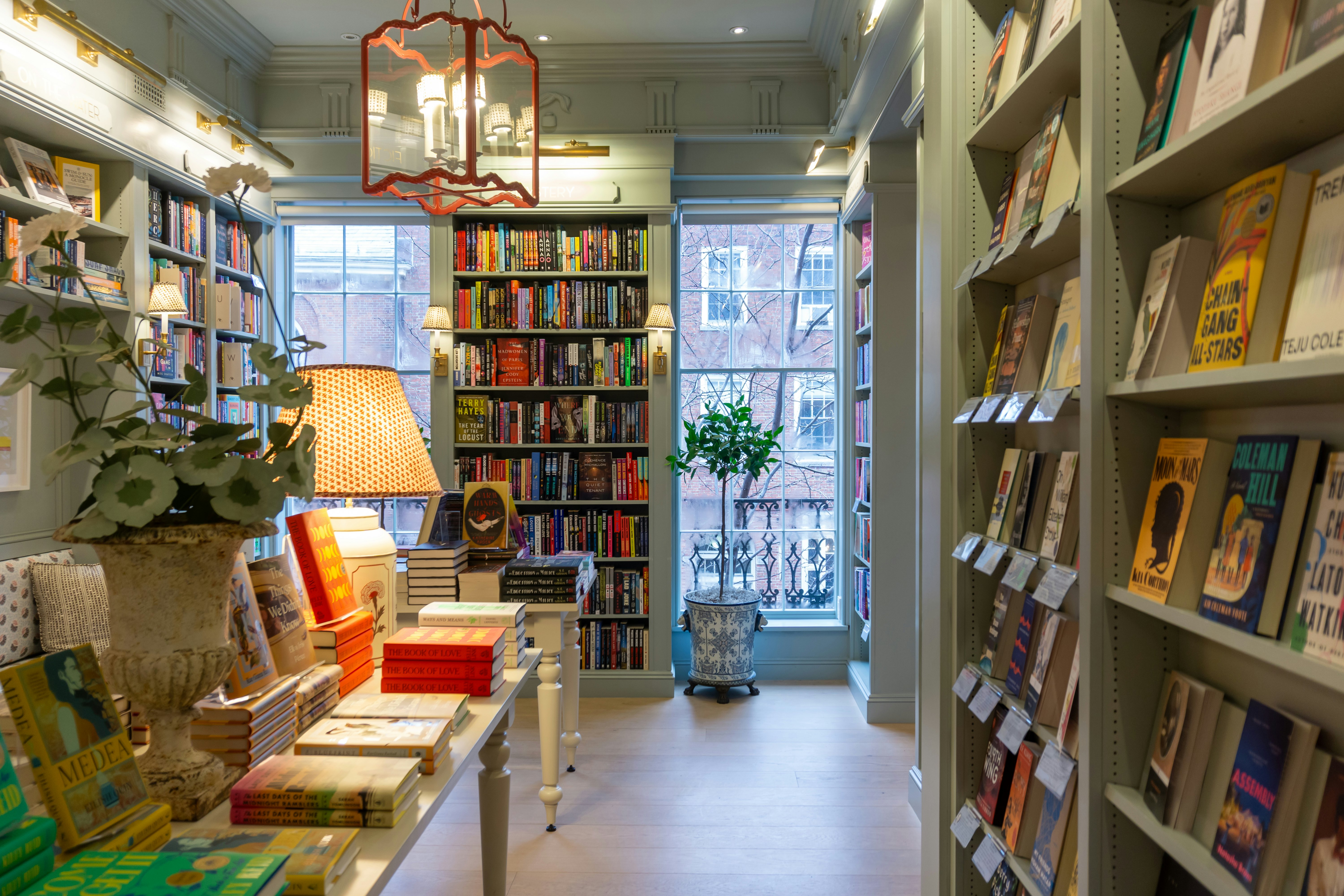 Beacon Hill Books & Cafe is Boston’s newest hangout around the corner, where a lovingly curated selection of reads meets a warm atmosphere, pop-ups and literary events, and a full-range menu of locally sourced fare. This shop is our love letter to Boston.