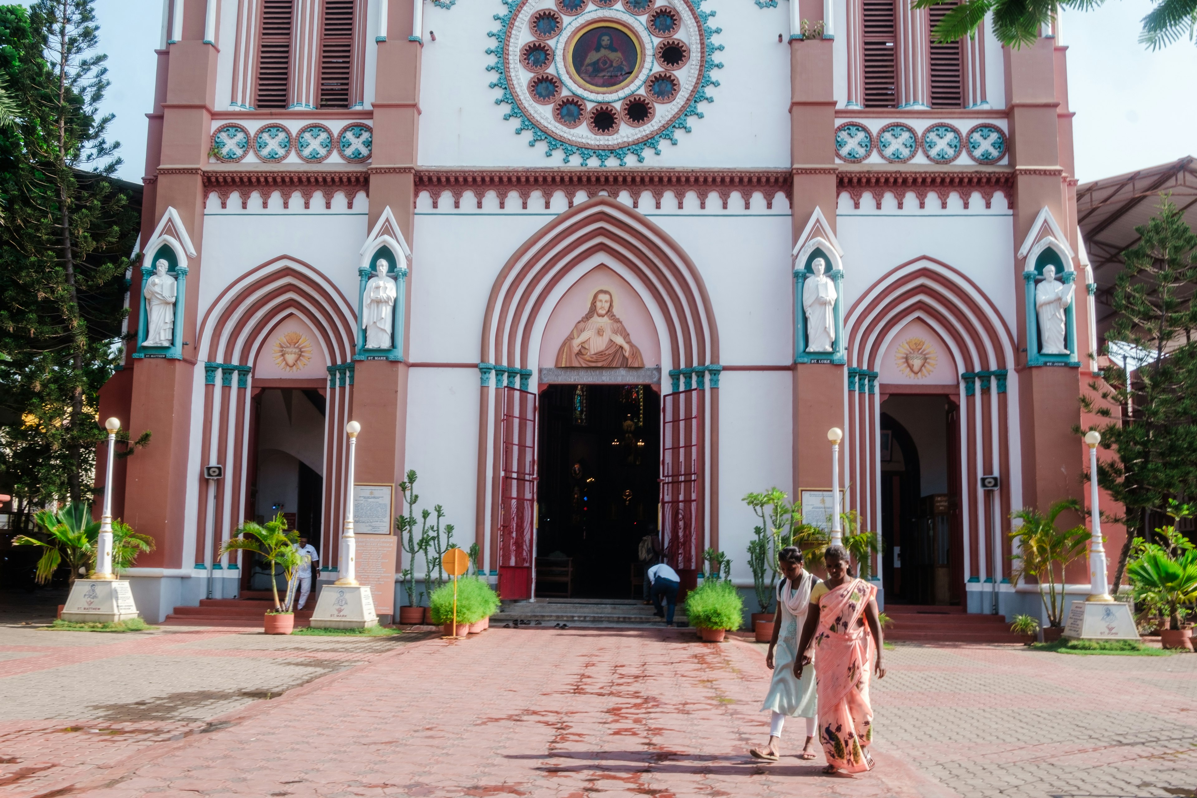 THURSDAY, September 19, 2024- Puducherry, India: Scenes are around The Sacred Heart Basilica in Puducherry. CREDIT: Gabriela Bhaskar for ϰϲʿ¼