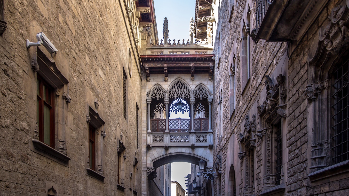 Neogothic bridge at Carrer del Bisbe (Bishop Street) in Barcelona, Catalonia, Spain, License Type: media, Download Time: 2024-10-08T01:14:04.000Z, User: claramonitto, Editorial: false, purchase_order: 56530, job: Global Publishing-WIP, client: Experience Spain 2, other: Clara Monitto