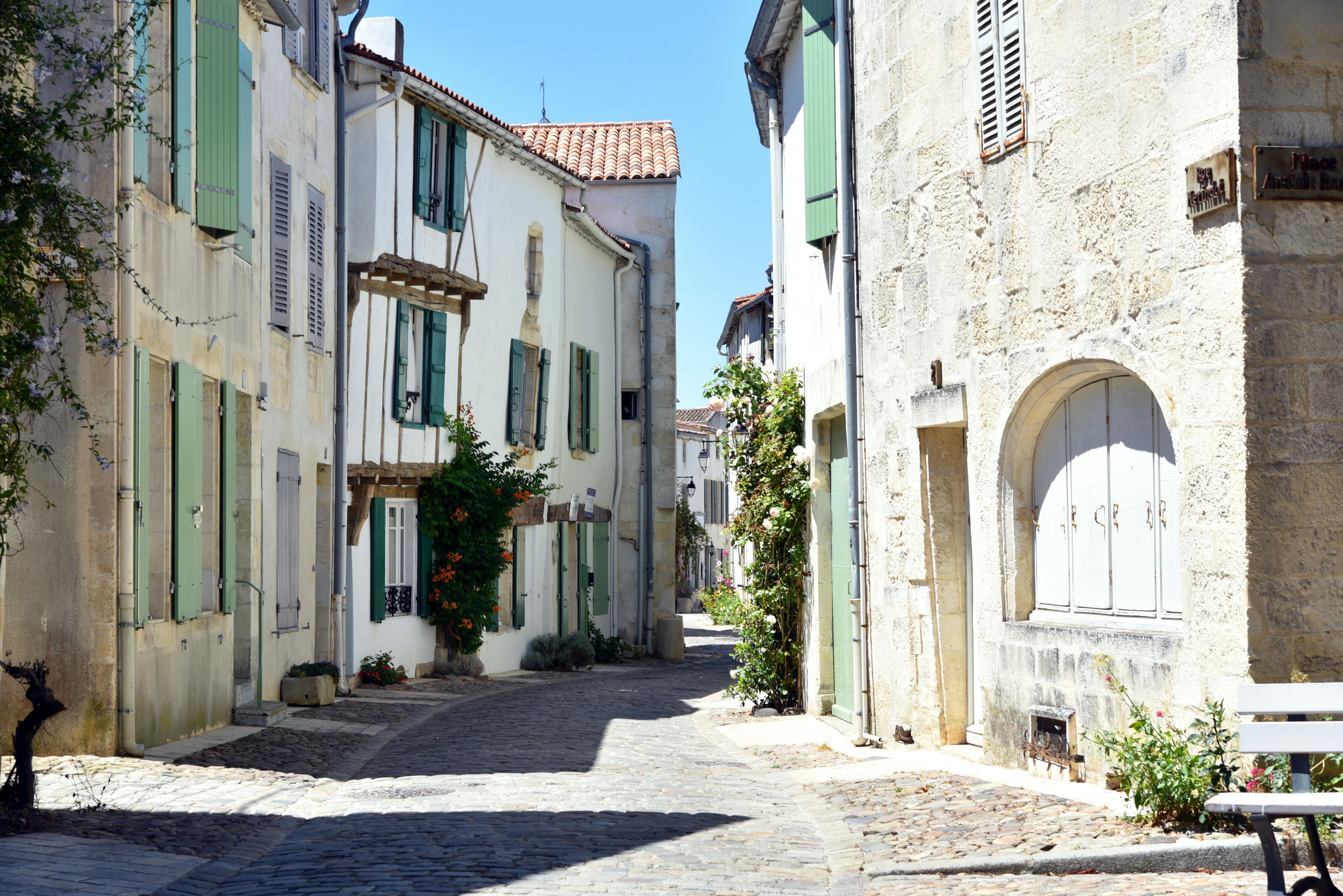 Île de Ré, Saint-Martin-de-Re의 자갈길.