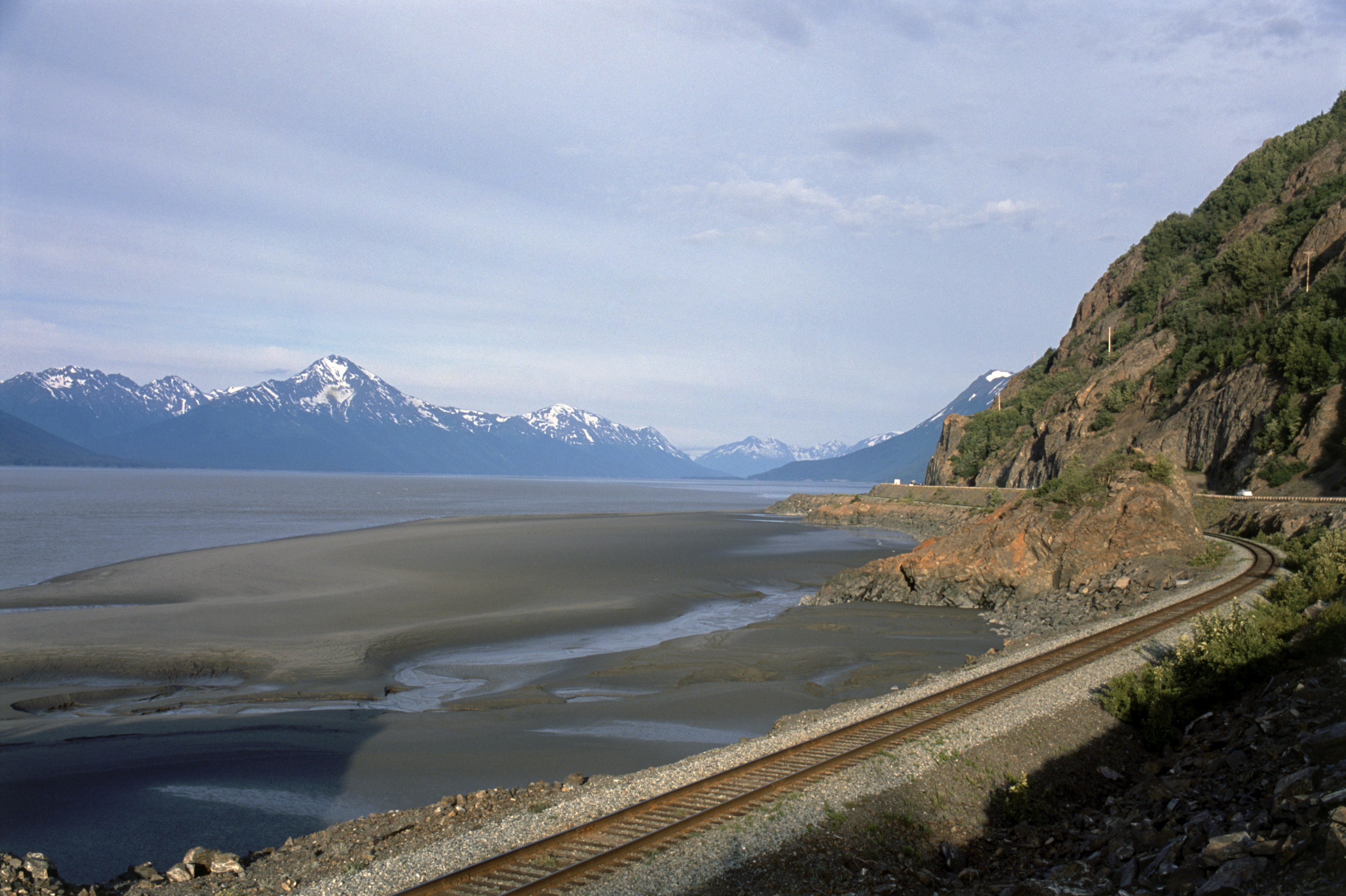 USA, Alaska, Turnagain Arm, Seward Highway alongside Alaska Railroad