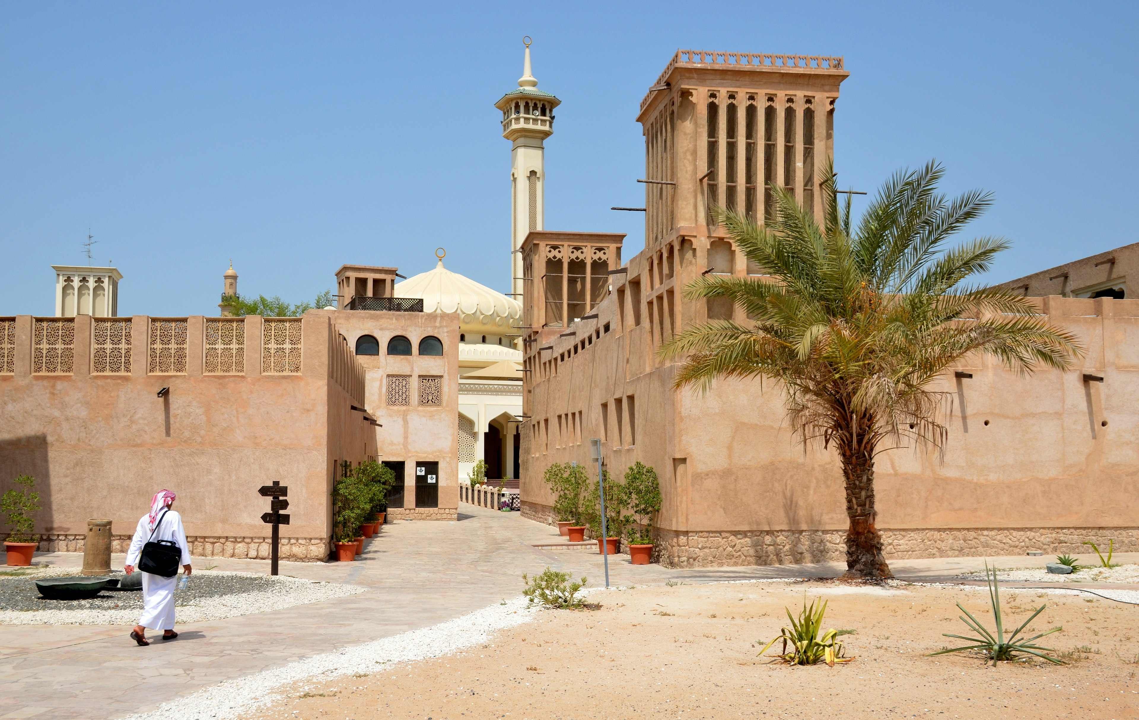 Narrow traditional streets of old Dubai. Al Bastakiya district is also known as Al Fahidi Historical Neighbourhood.