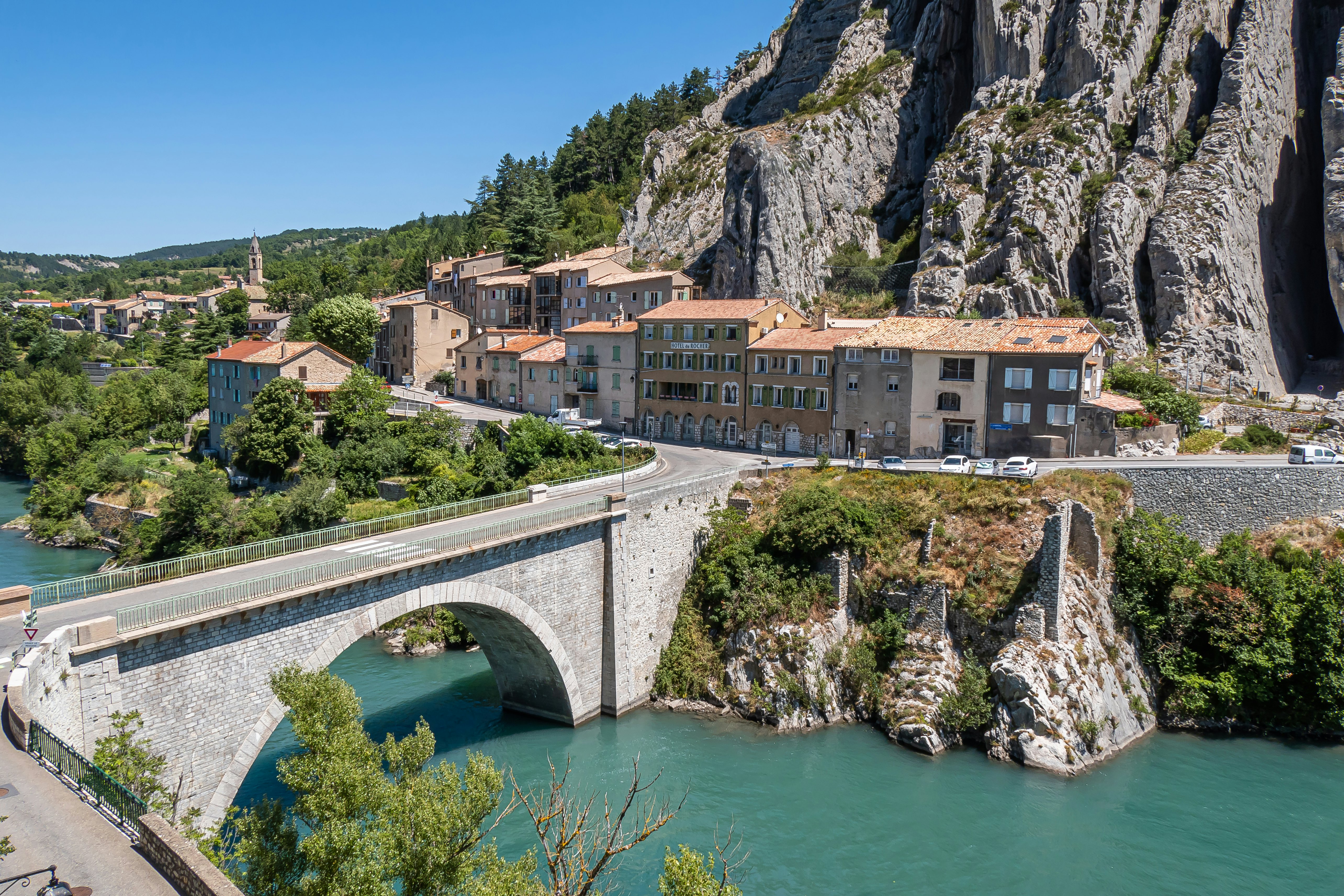 Sisteron is a town in Provence, situated on the banks of the River Durance and surrounded with steep monumental cliffs.