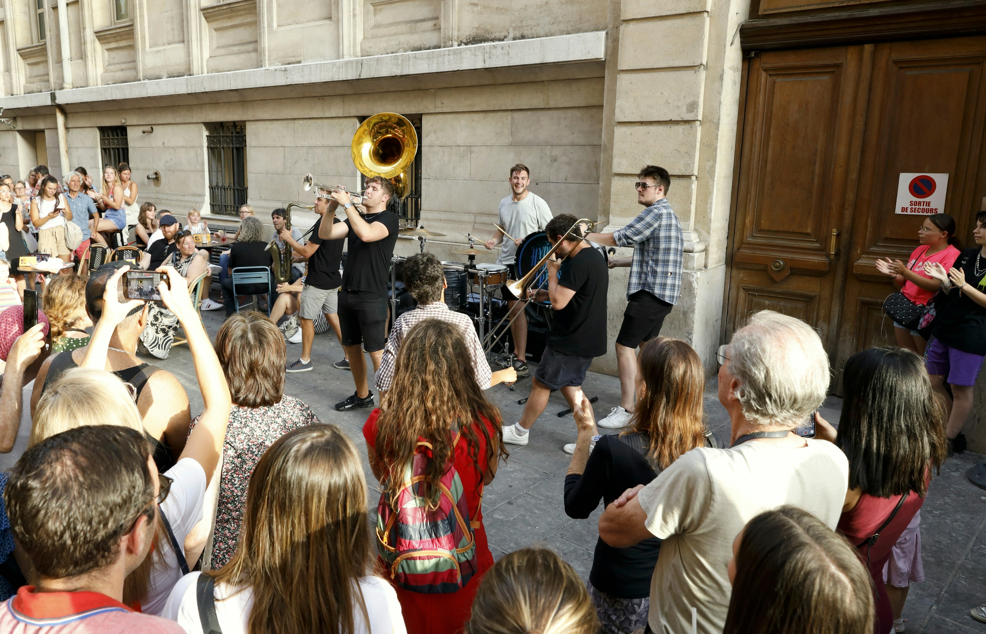 Live performances as part of the Fete de la musique at various venues in the old town of Nice.