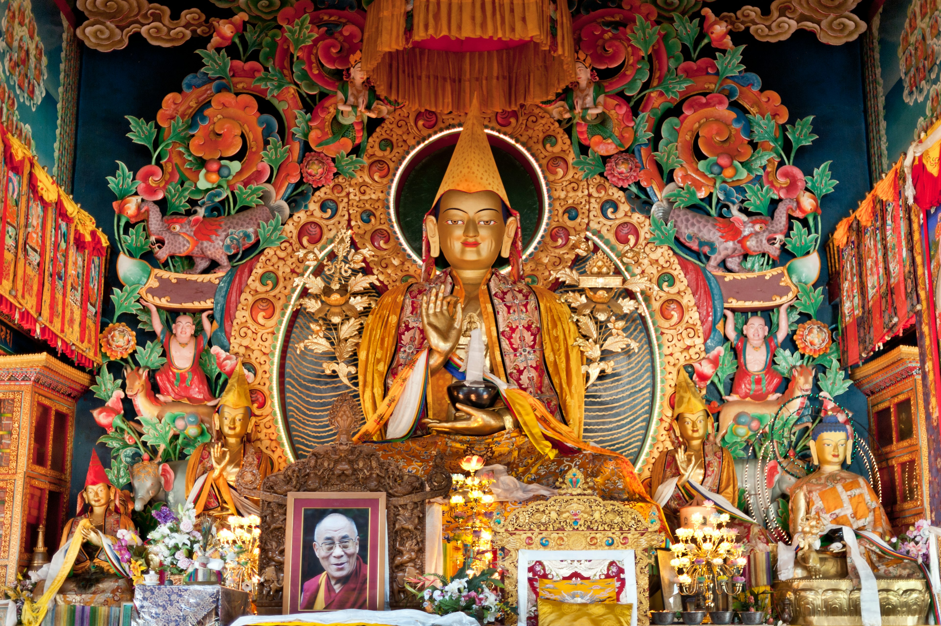 Kopan buddhist monastery in Kathmandu Nepal  License Type: media  Download Time: 2023-03-22T04:01:48.000Z  User: aomi.ito_lonelyplanet  Is Editorial: No  purchase_order: