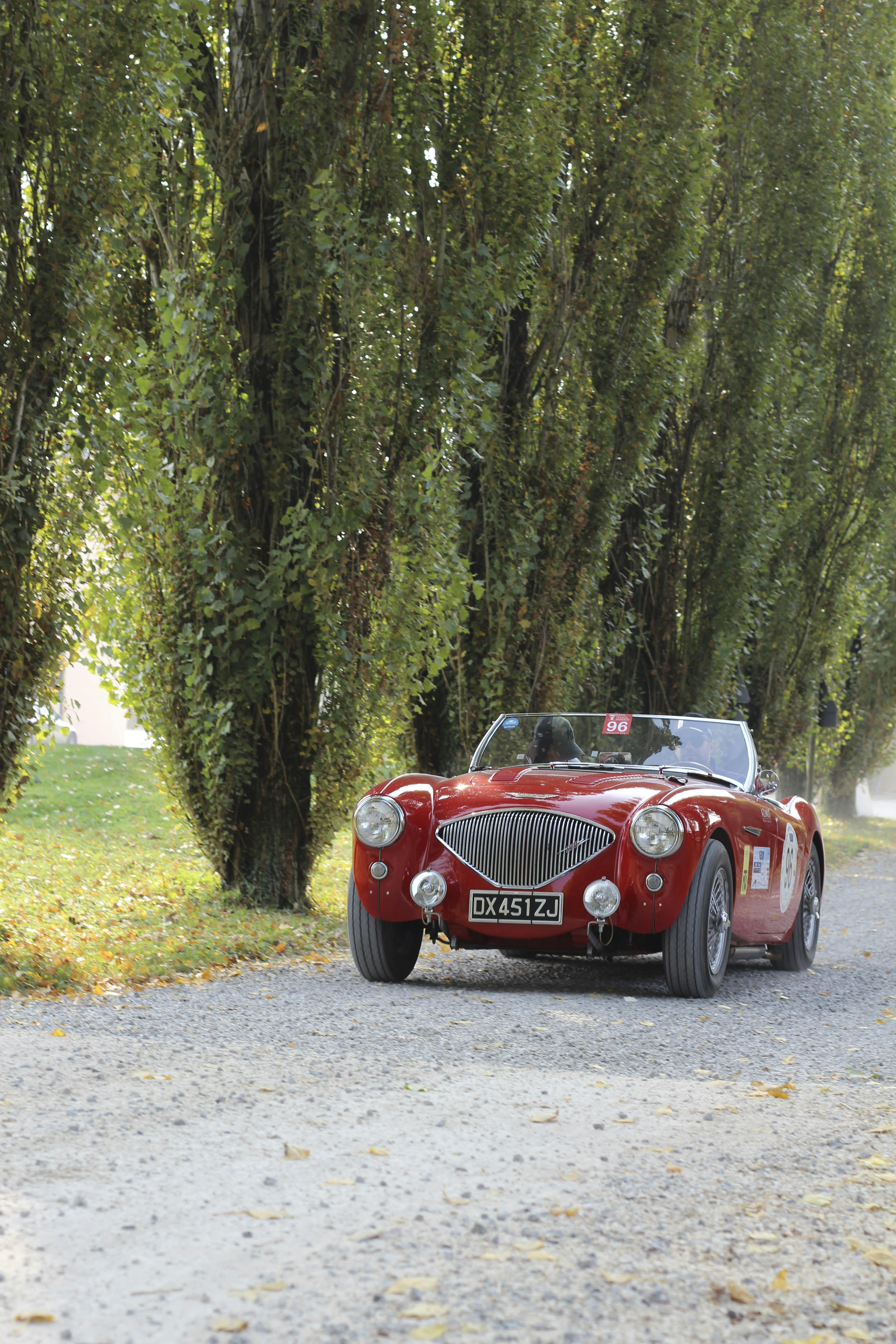 British convertible car, a 1955 AC Ace, competing in the Coppa Franco Mazzotti classic car rally.
ϰϲʿ¼ Magazine, Issue 123, March 2019