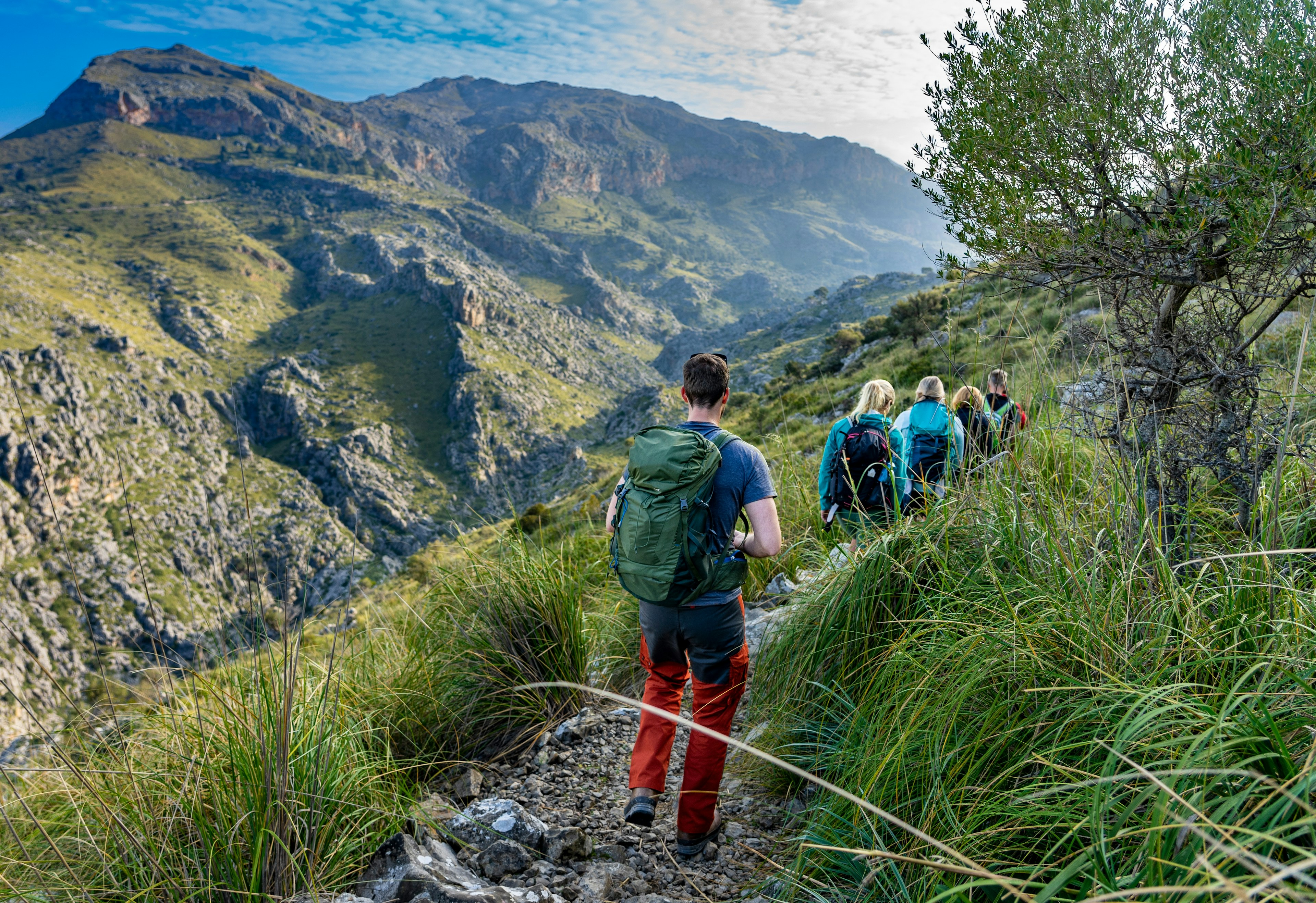 Active holiday in Mallorca: Hike through the exciting canyon, Torent de Parais gorge - exciting climbing, entry into the gorge from above