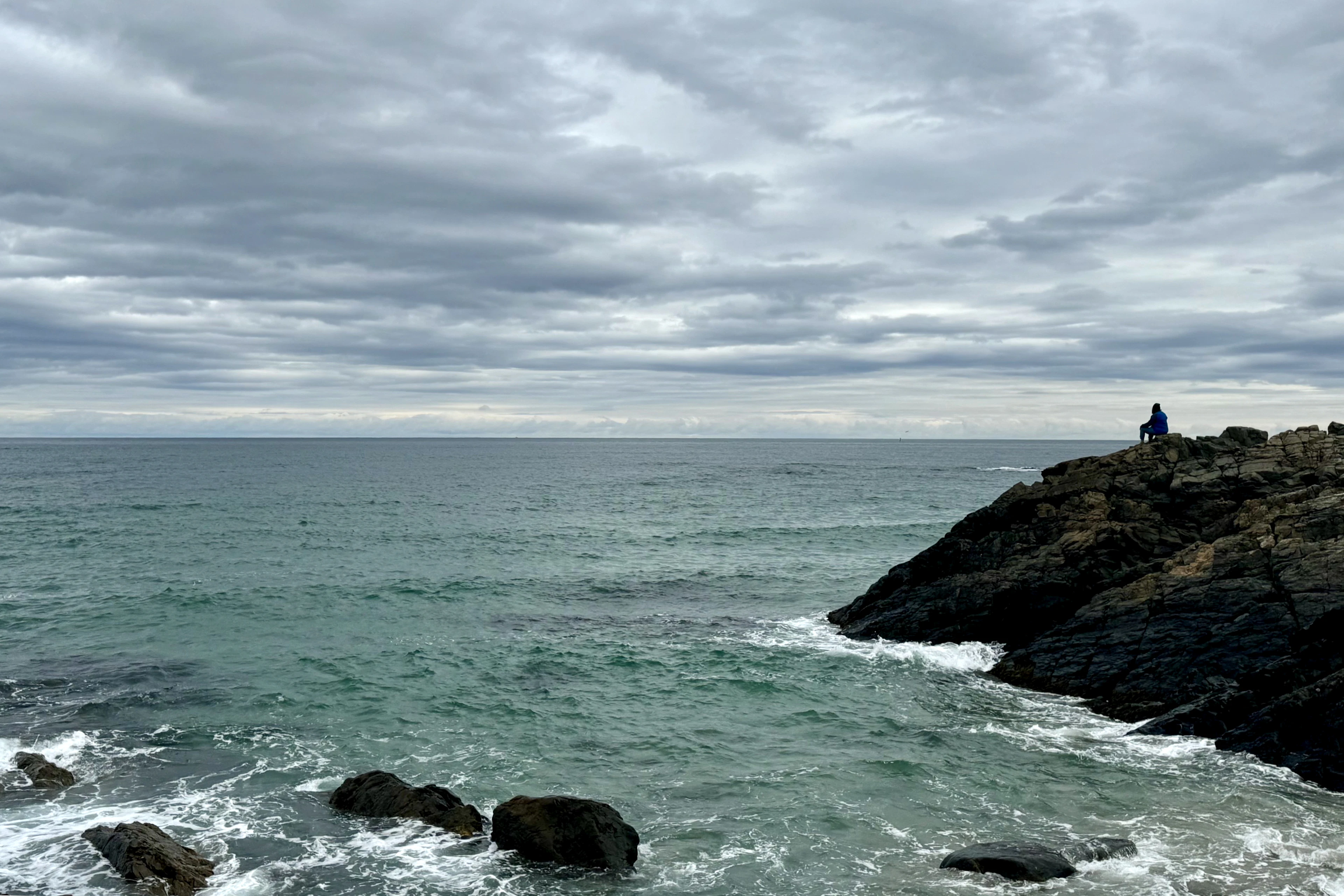 Вид на море с Marginal Way в Огунките, Мэн.