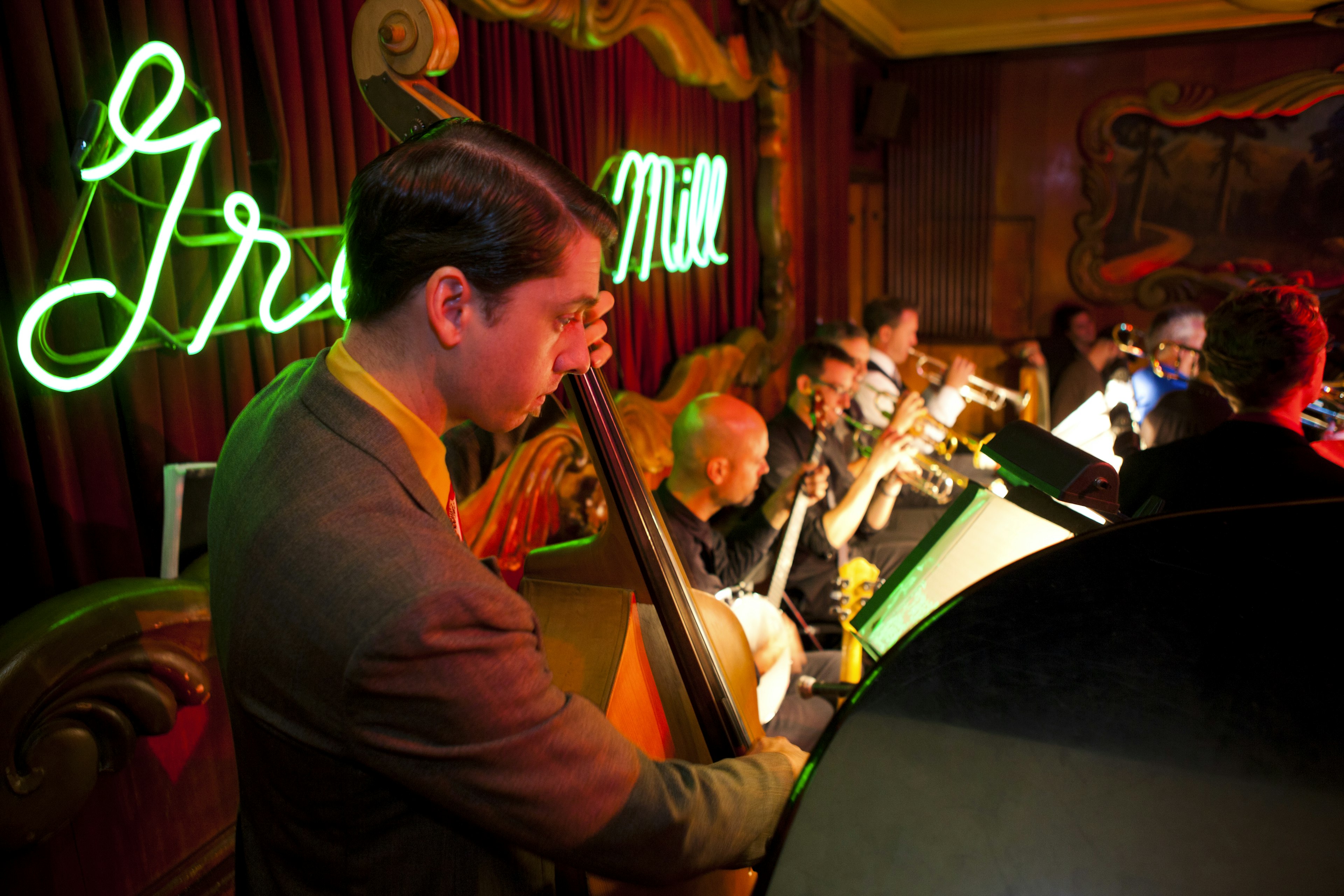 Jazz orchestra playing at the Green Mill jazz club in Chicago, USA.