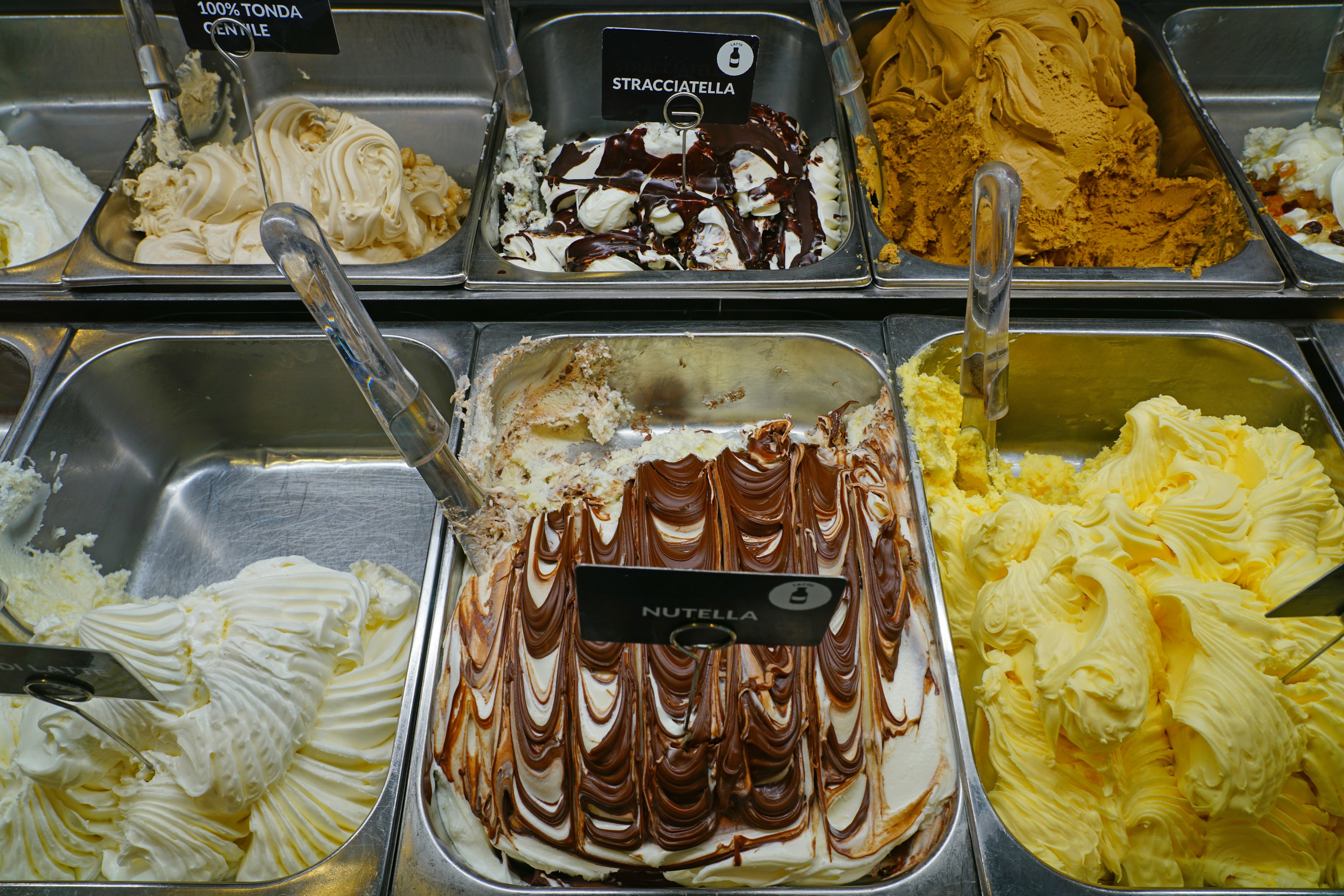 View of the Stefano Dassie ice cream gelato shop in Treviso, Veneto, Italy.