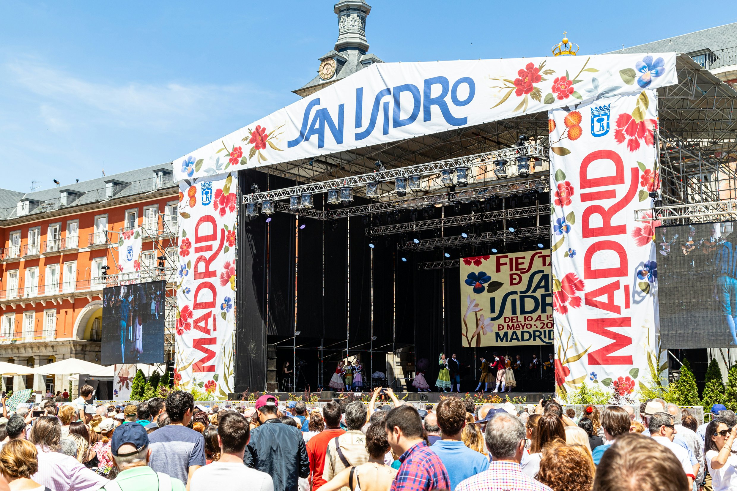 The big stage in Plaza Mayor with traditional Spanish dance show (chotis) during the San Isidro Festival of Madrid