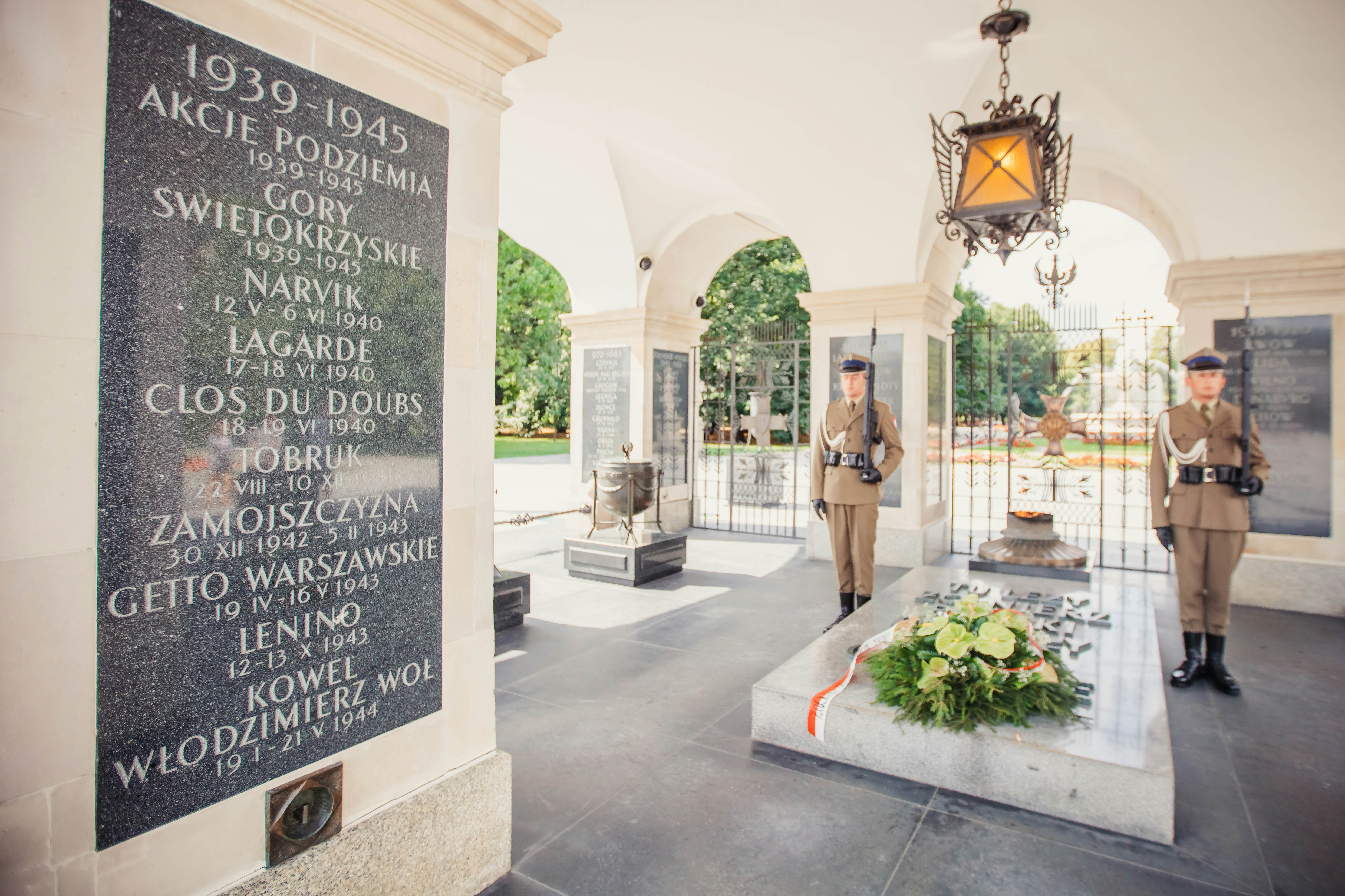 Soldiers guard the Tomb of the Unknown Soldier in Warsaw.