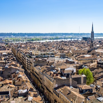Aerial view of the city of Bordeaux in france License Type: media Download Time: 2022-01-11T10:28:51.000Z User: laureneg Is Editorial: No purchase_order: