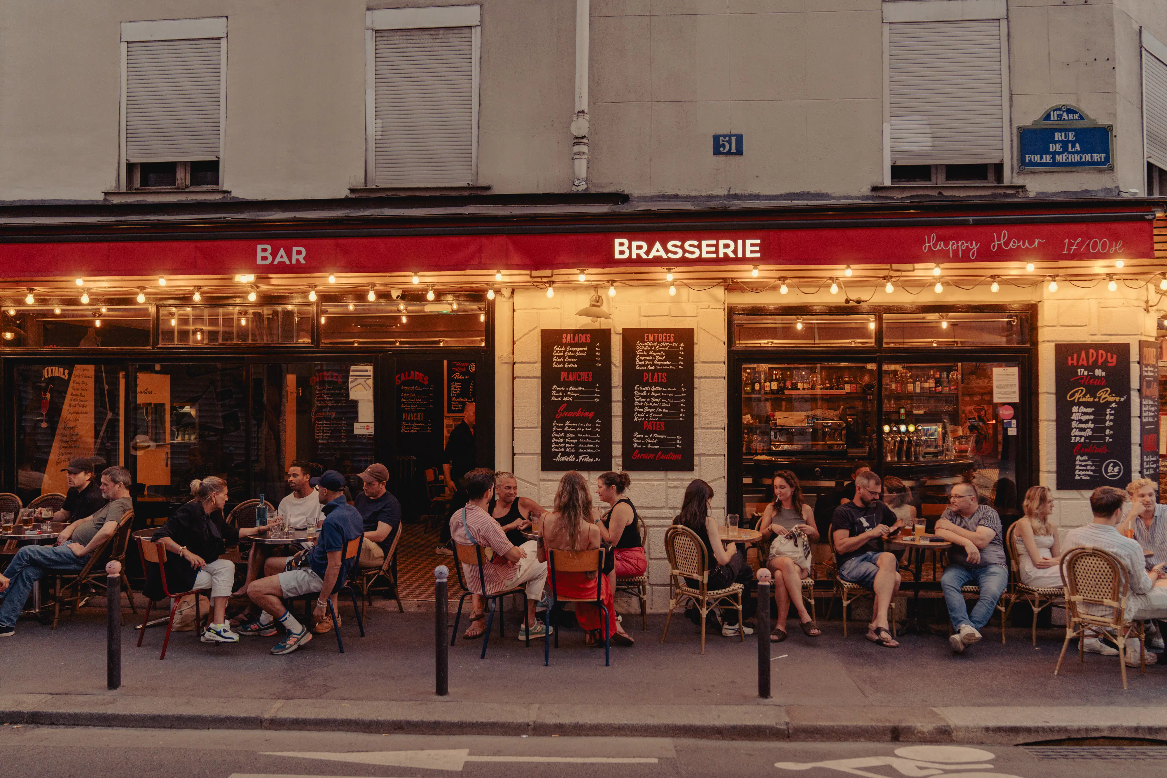 Paris' Left Bank vs Right Bank - Lonely Planet