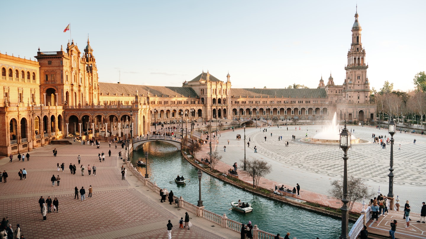 Plaza de España in Seville, Spain, with beautiful sunset light
Plaza de España in Seville, Spain, with beautiful sunset light
2197733609
