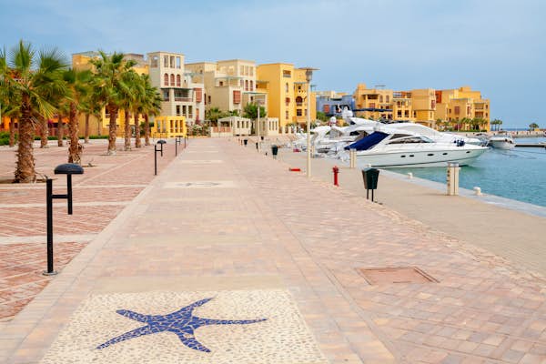 エジプトのエルゴウナでの究極の週末:海、砂、日差しのオアシス