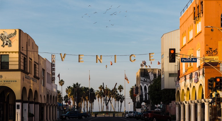 VENICE BEACH, UNITED STATES - Nov 18, 2018: Quiet morning at Venice Beach in Los Angeles, California, License Type: media, Download Time: 2025-06-02T18:16:02.000Z, User: adouglaslott59, Editorial: true, purchase_order: 65050 - Digital Destinations and Articles, job: Online editorial, client: Neighborhood guides: Venice LA and West Loop Chicago, other: Ann Douglas Lott