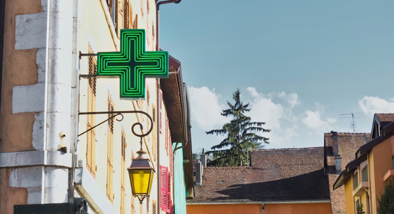 annecy, france - 06 September 2022: the sign of a pharmacy, is hanging above an historic town location in france
1446562327
recognizable
annecy, france - 06 September 2022: the sign of a pharmacy, is hanging above an historic town location in france