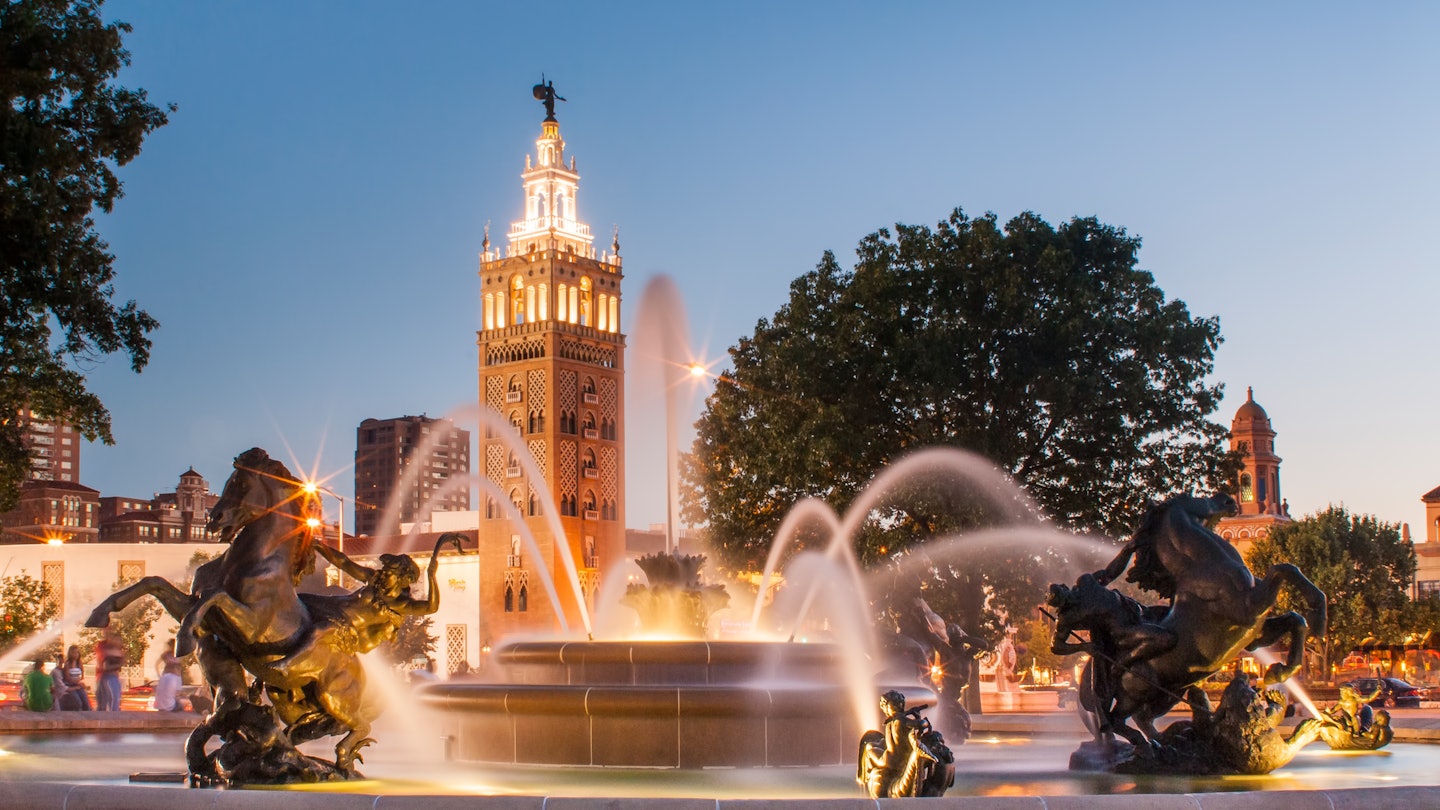 J.C. Nichols Memorial Fountain, by Henri-Leon Greber in Kansas City Missouri License Type: media Download Time: 2023-10-26T14:29:40.000Z User: lonelyplanetmedia Is Editorial: No purchase_order: