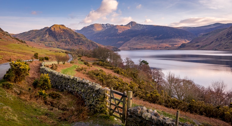 View overlooking Crummock Water in the Lake District, Cumbria, UK License Type: media Download Time: 2023-03-28T06:40:15.000Z User: Is Editorial: No purchase_order: