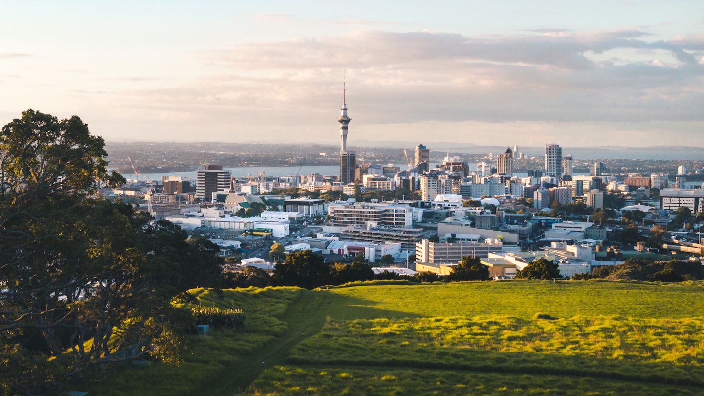 Skyline Of Auckland During Golden Hour, License Type: media, Download Time: 2025-06-10T19:01:52.000Z, User: rhylton_redventures, Editorial: false, purchase_order: 65050 - Digital Destinations and Articles, job: Lonely Planet, client: wip, other: Rhianydd Hylton
